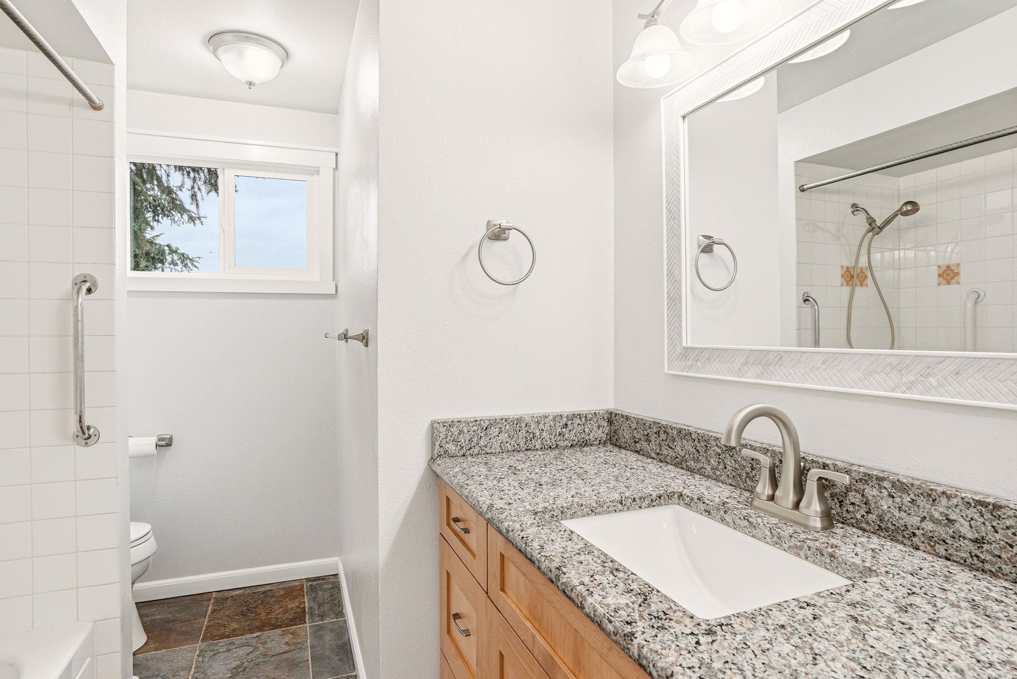 11213 N Astor St - Photo 30