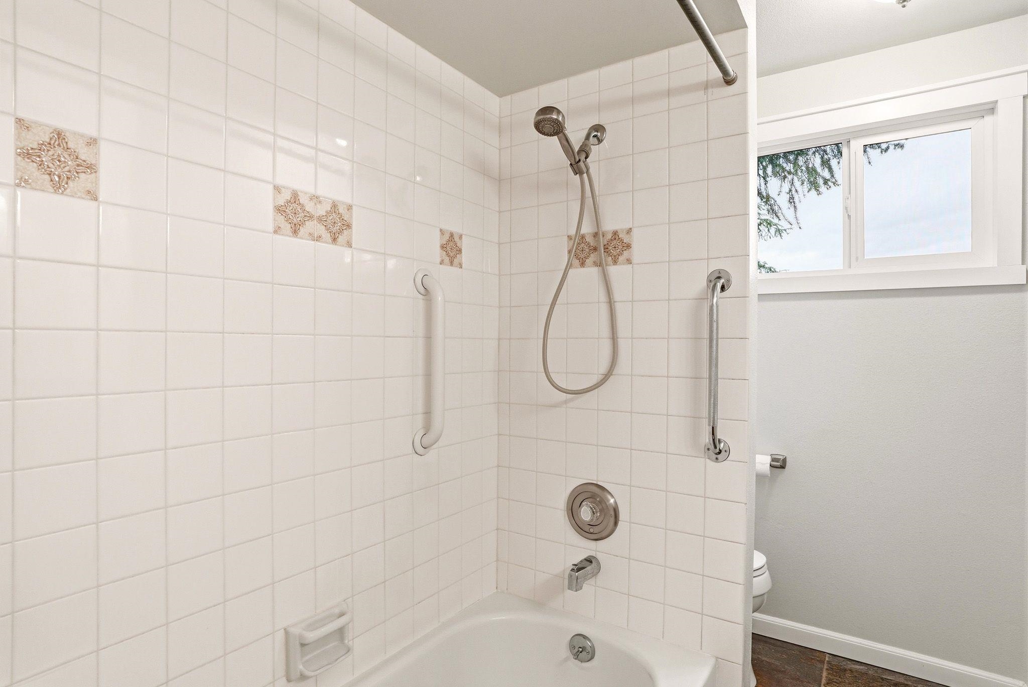 11213 N Astor St - Photo 31