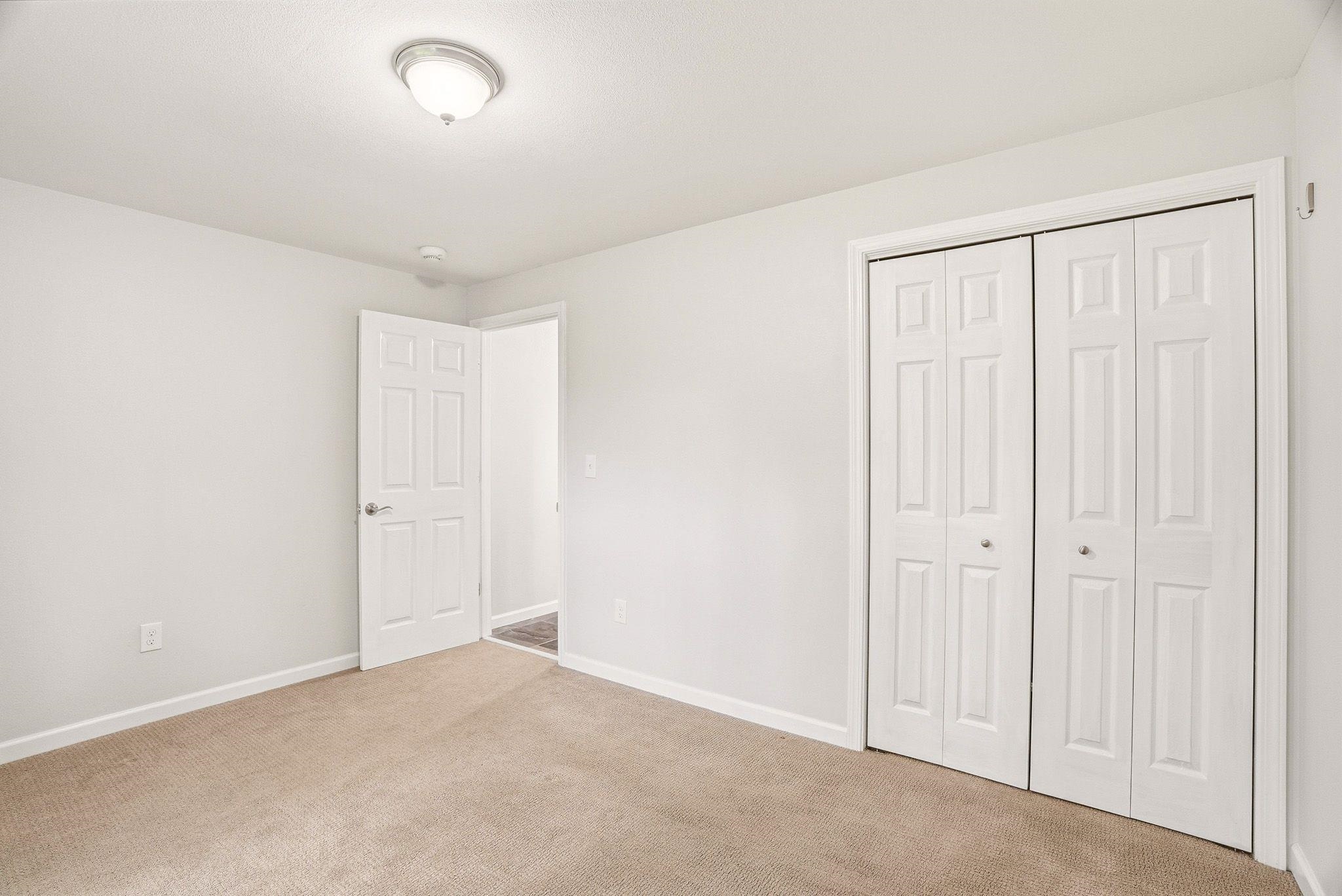 11213 N Astor St - Photo 32