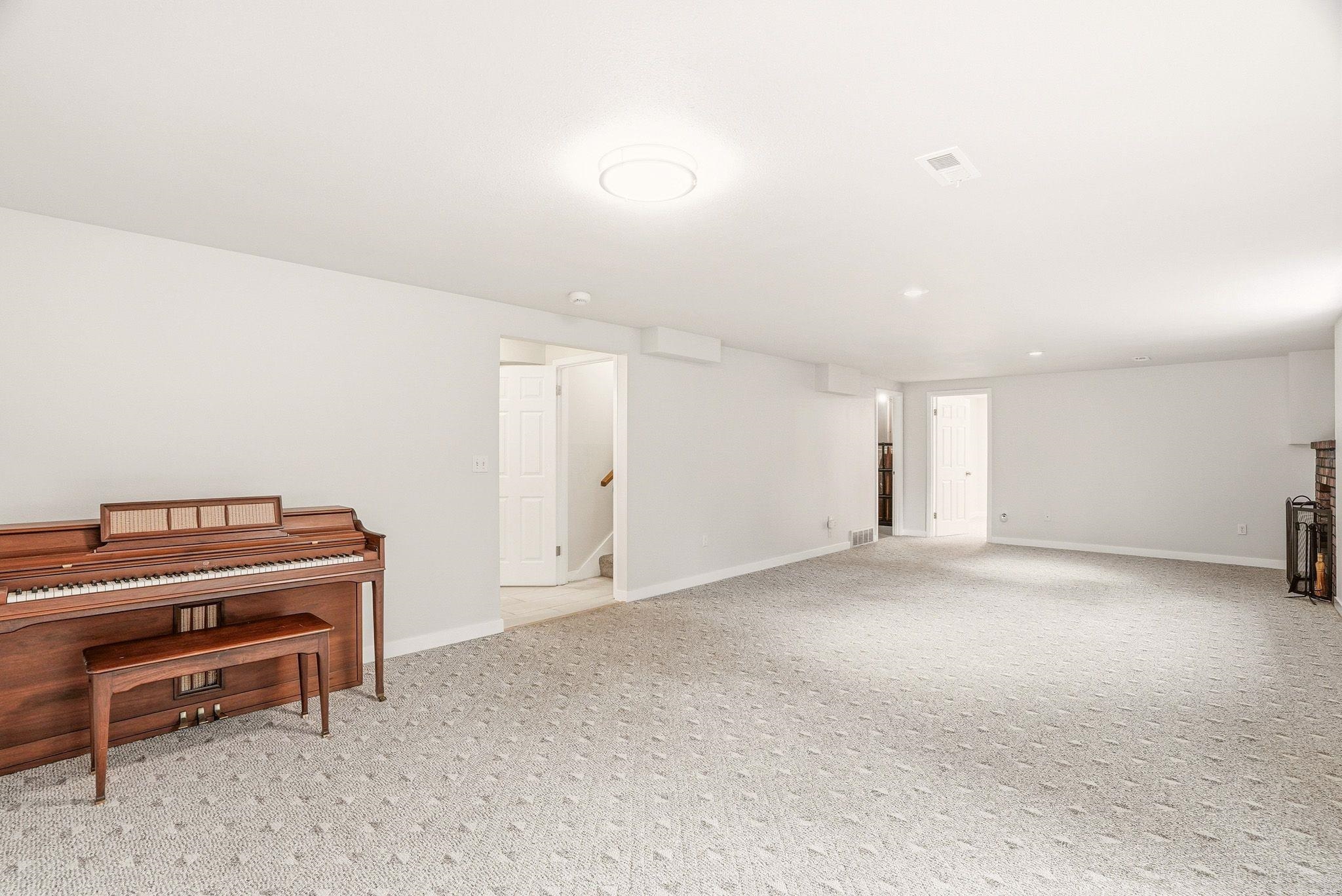 11213 N Astor St - Photo 37