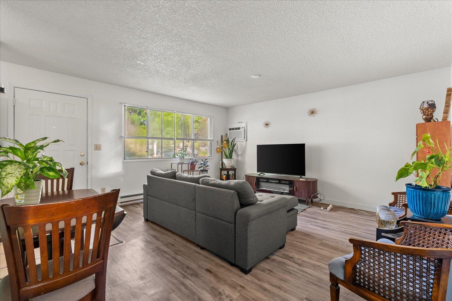 1111 W Providence Ave - Photo 5