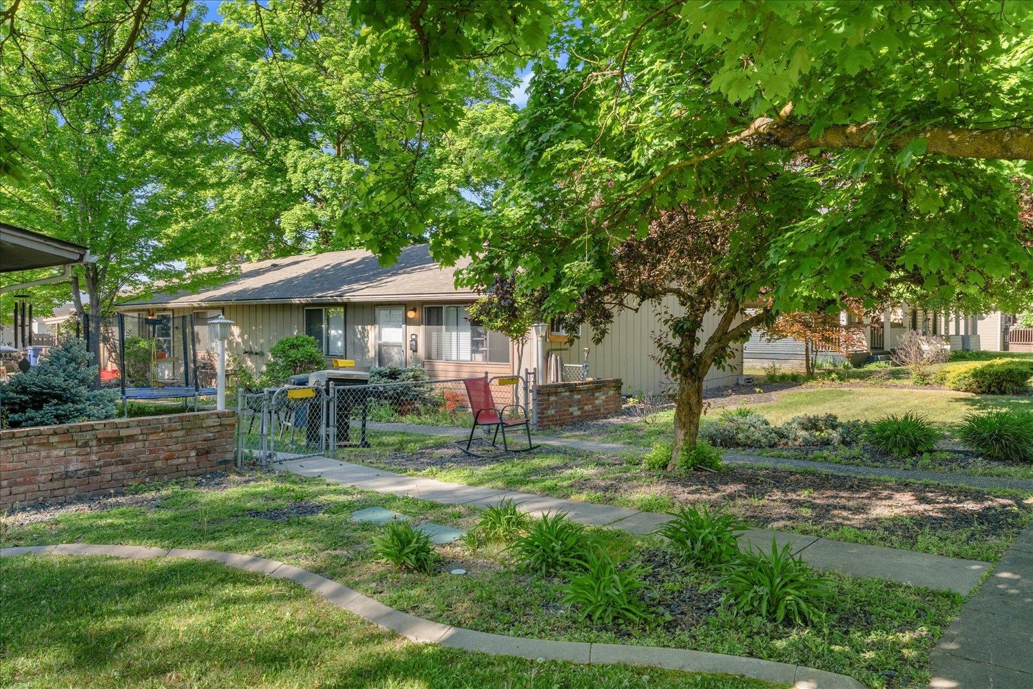1117 W Providence Ave - Photo 2
