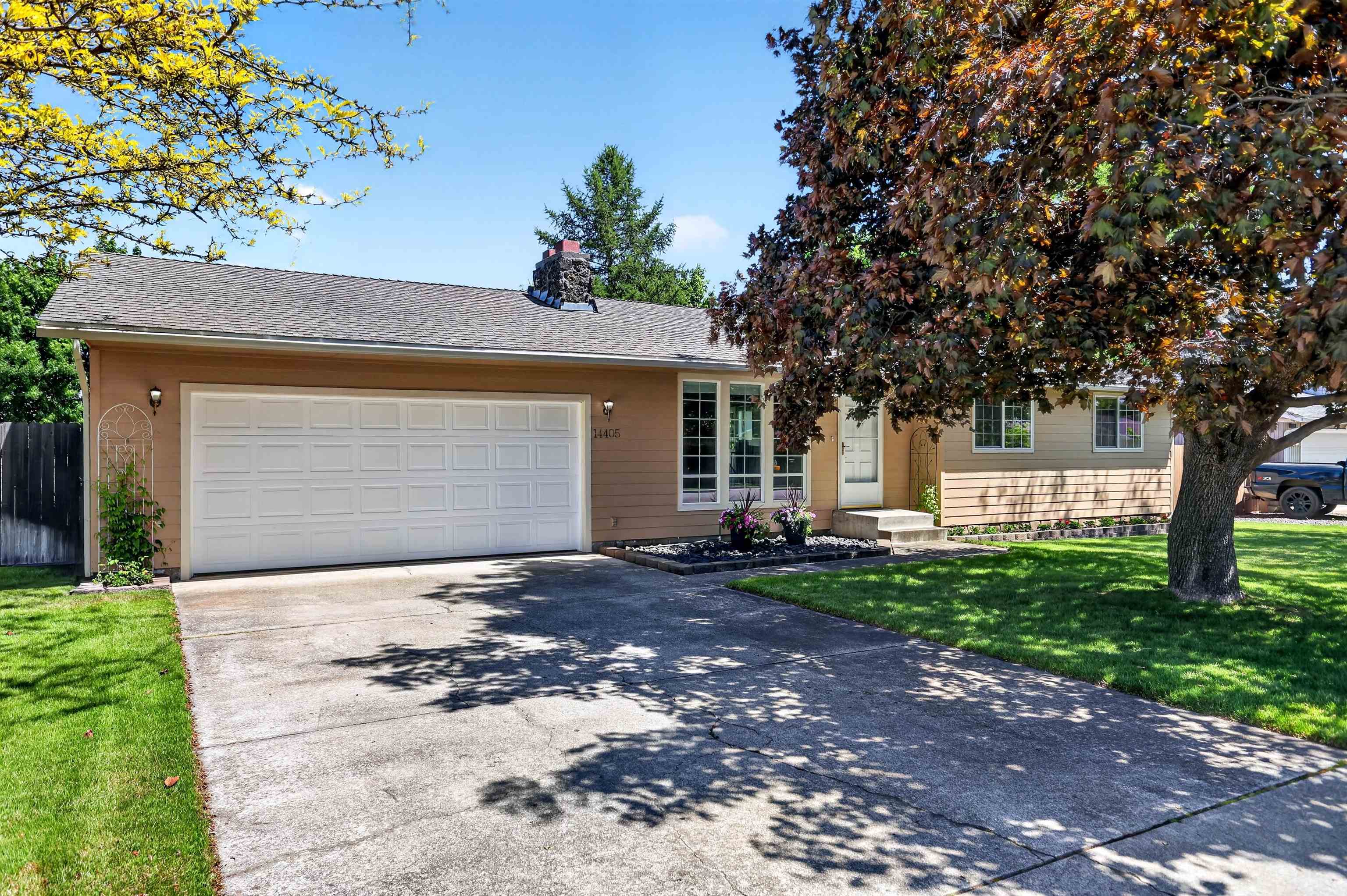 14405 E Sunnyside Dr - Photo 1