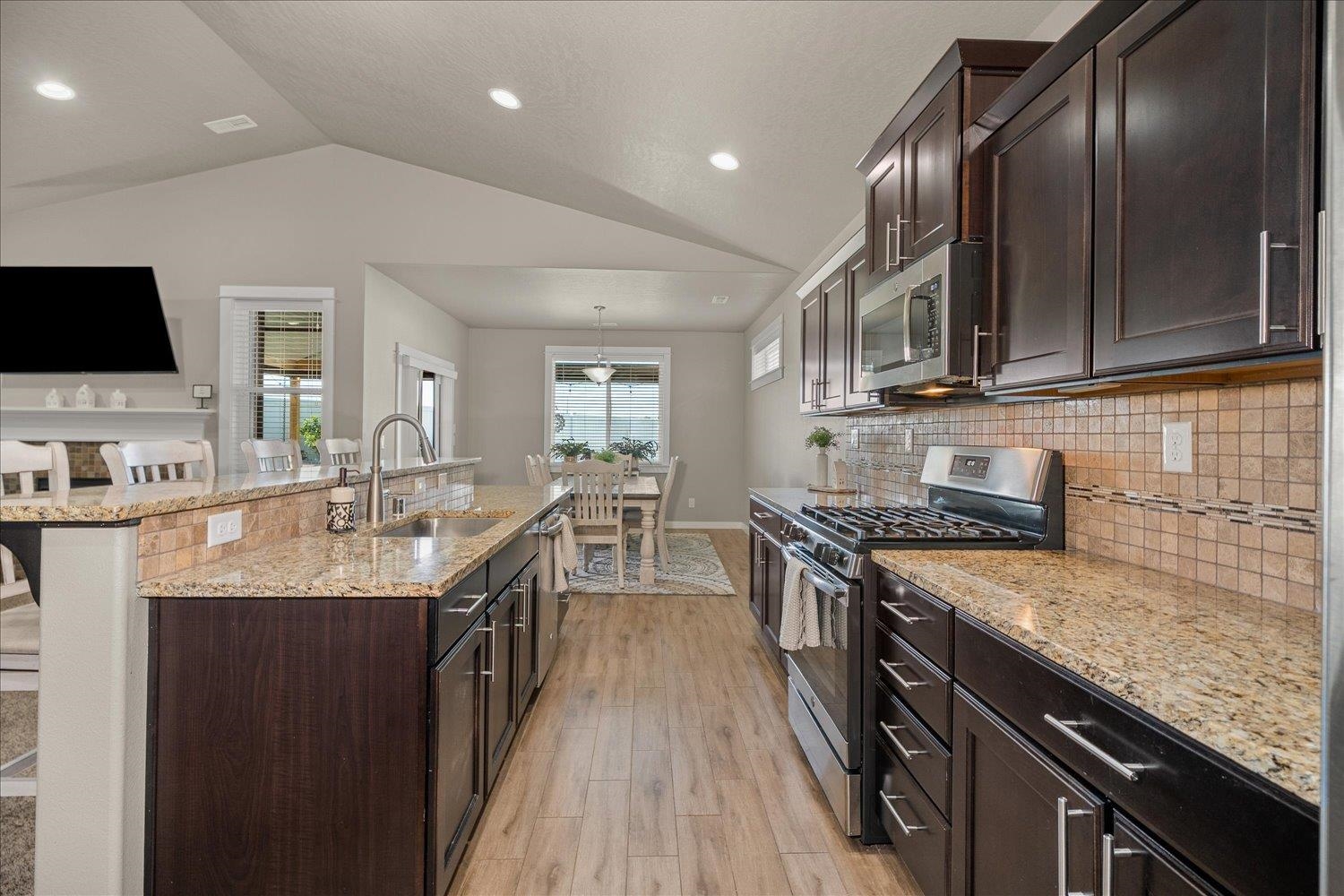 8817 W Pirates Ct - Photo 13