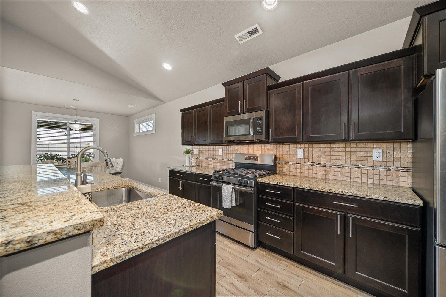 8817 W Pirates Ct - Photo 14