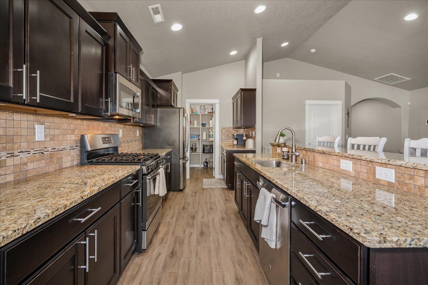 8817 W Pirates Ct - Photo 6