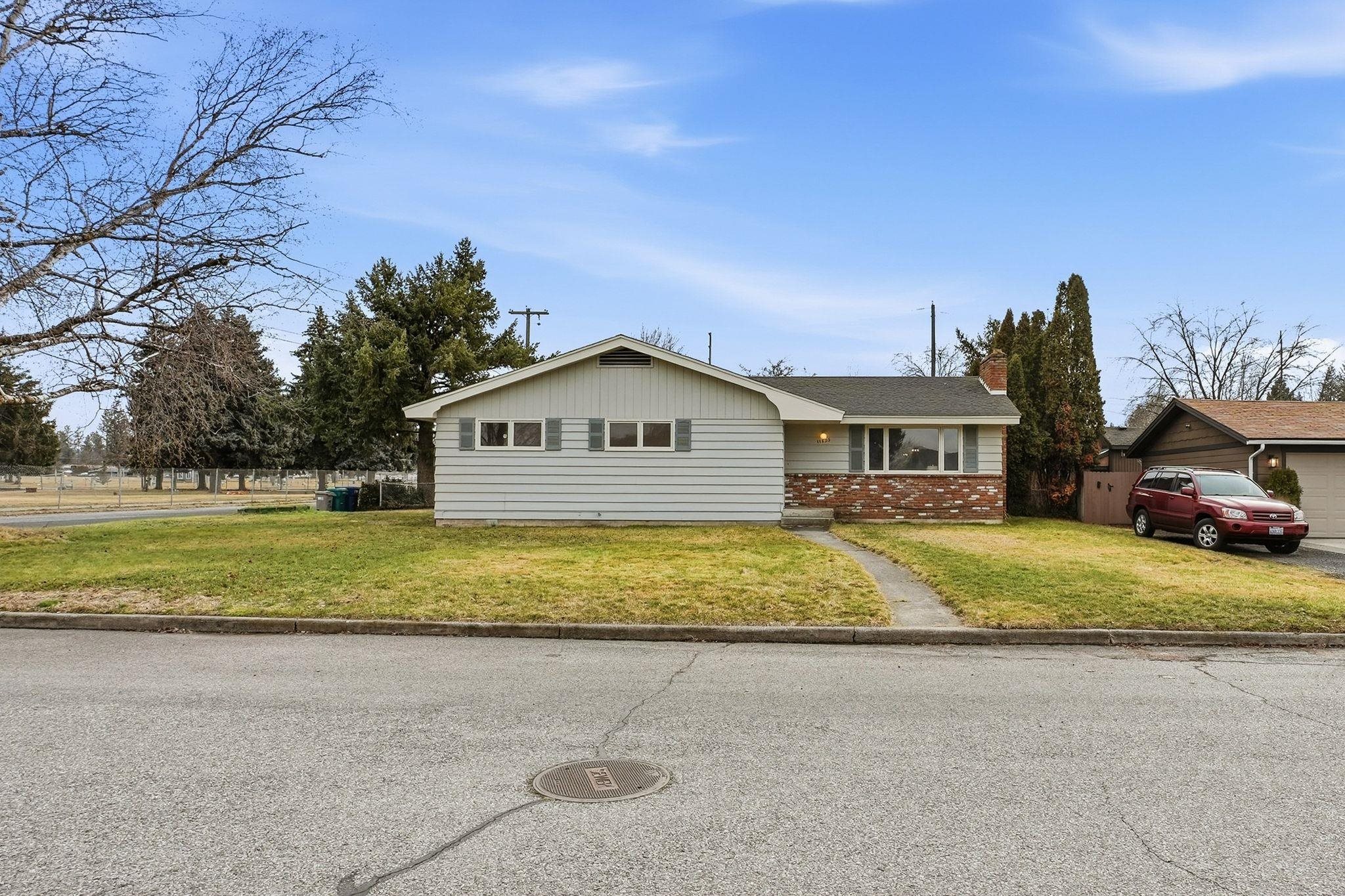 11822 E 15th Ave - Photo 3