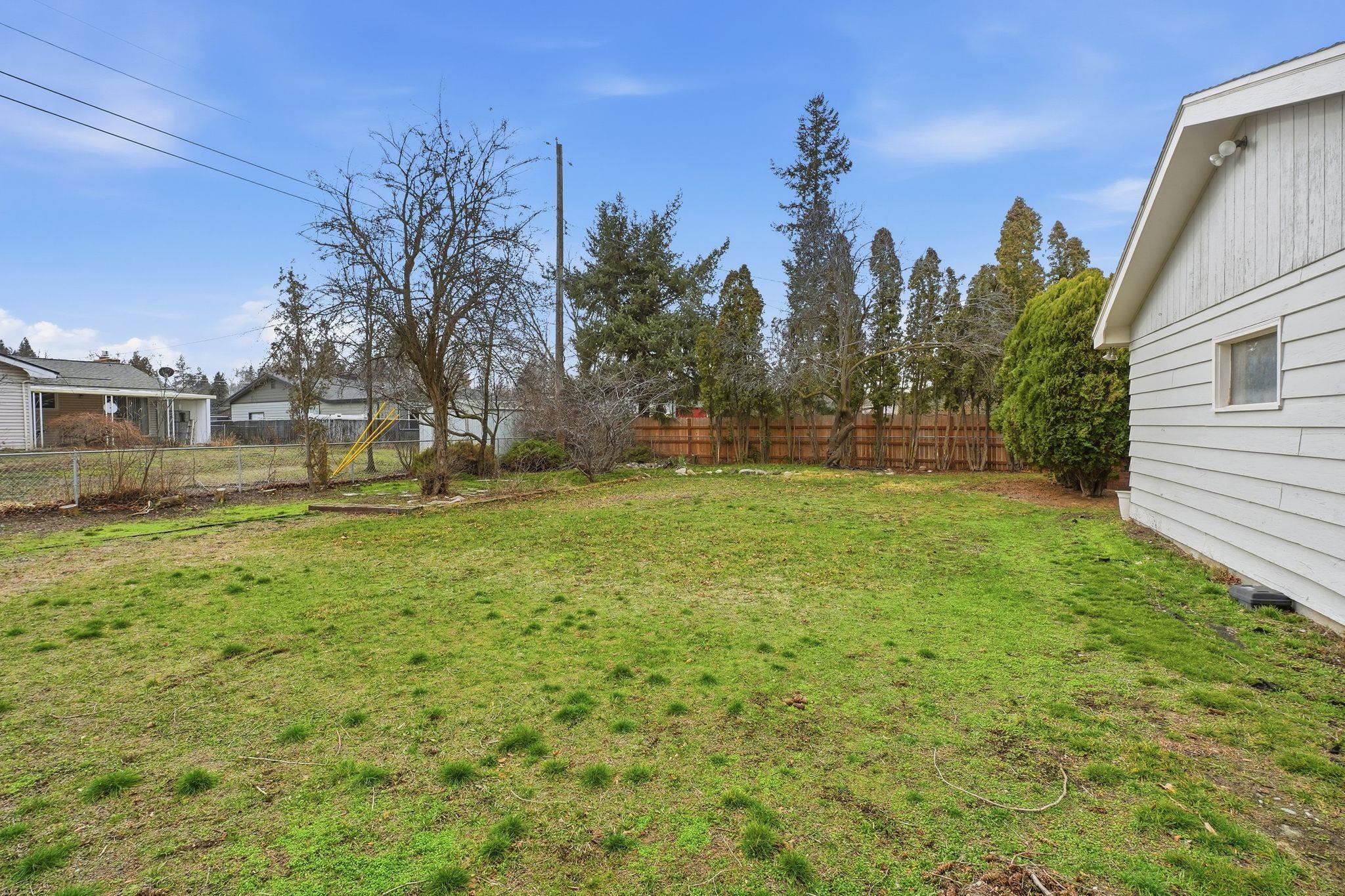 11822 E 15th Ave - Photo 30