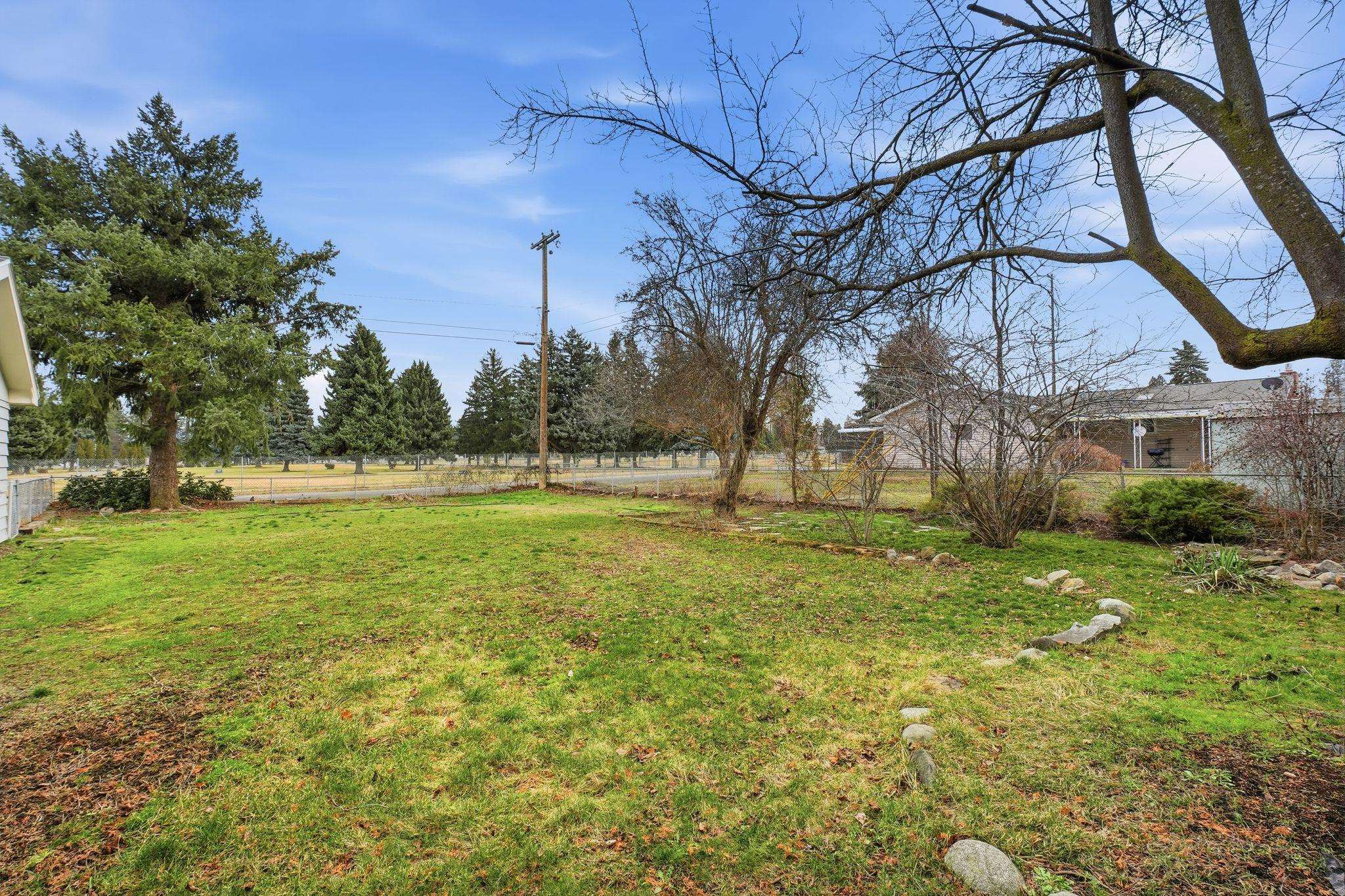 11822 E 15th Ave - Photo 31