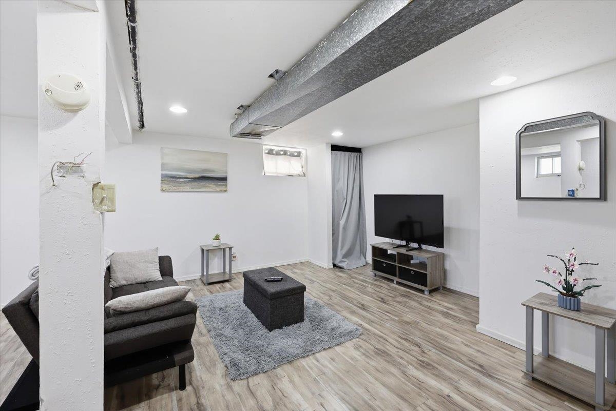 2025 E Glass Ave - Photo 18