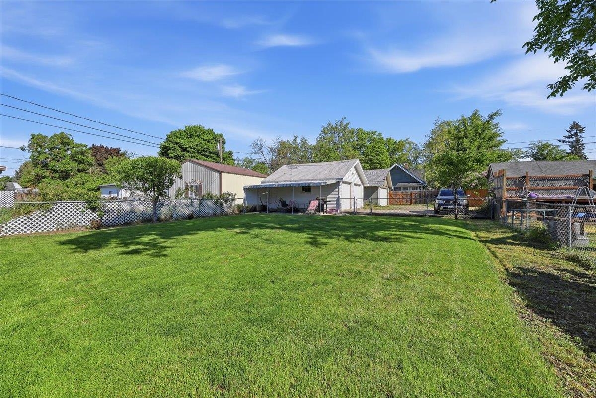 2025 E Glass Ave - Photo 26