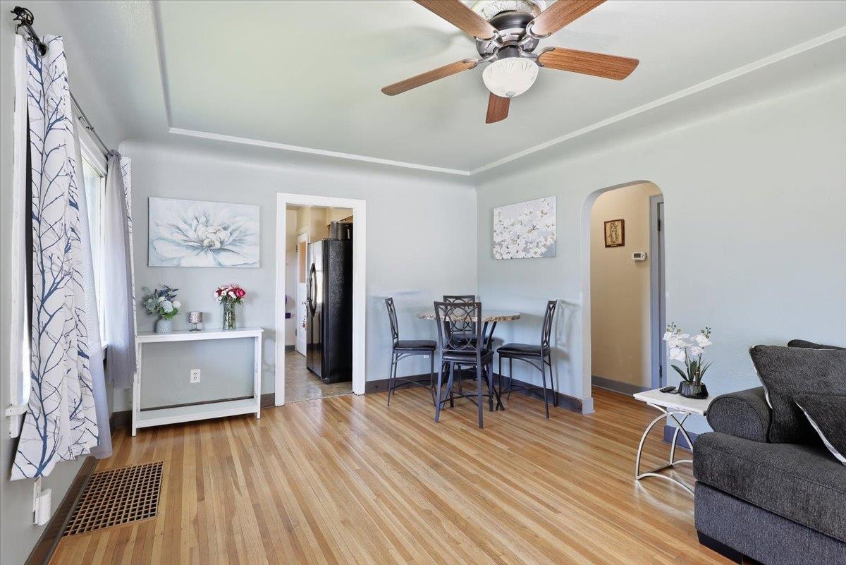 2025 E Glass Ave - Photo 9