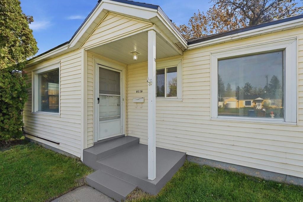 6116 N LINCOLN St - Photo 3