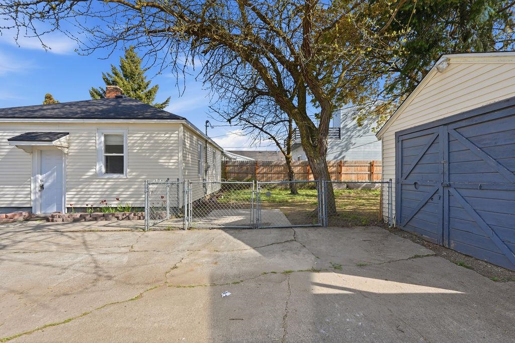 6116 N LINCOLN St - Photo 31