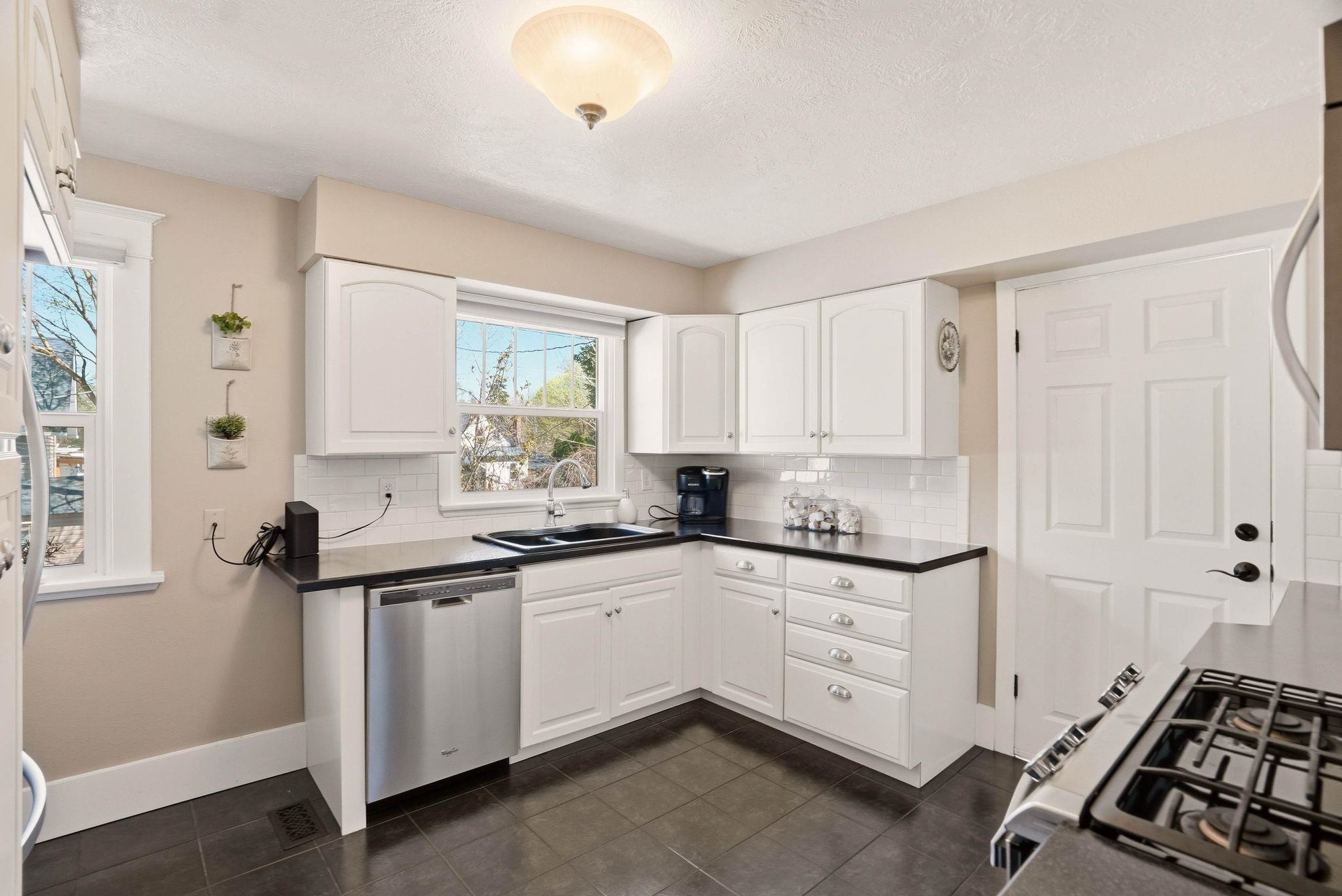 1823 S Grand Blvd - Photo 10