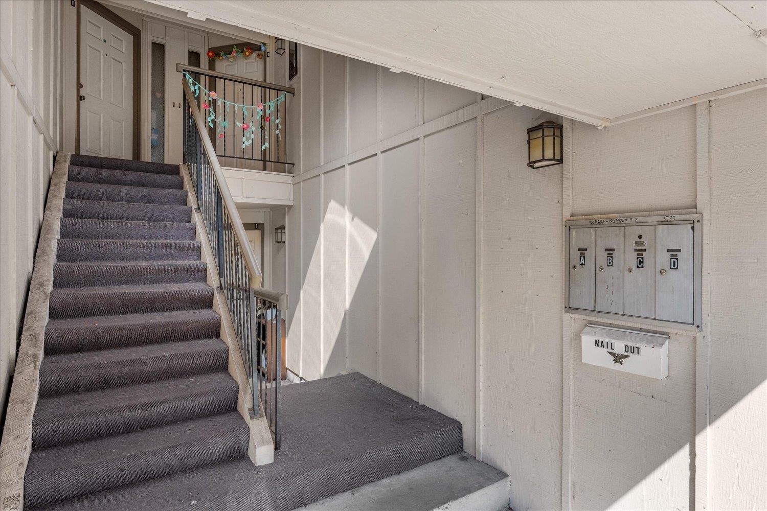 8737 N Colton St - Photo 2