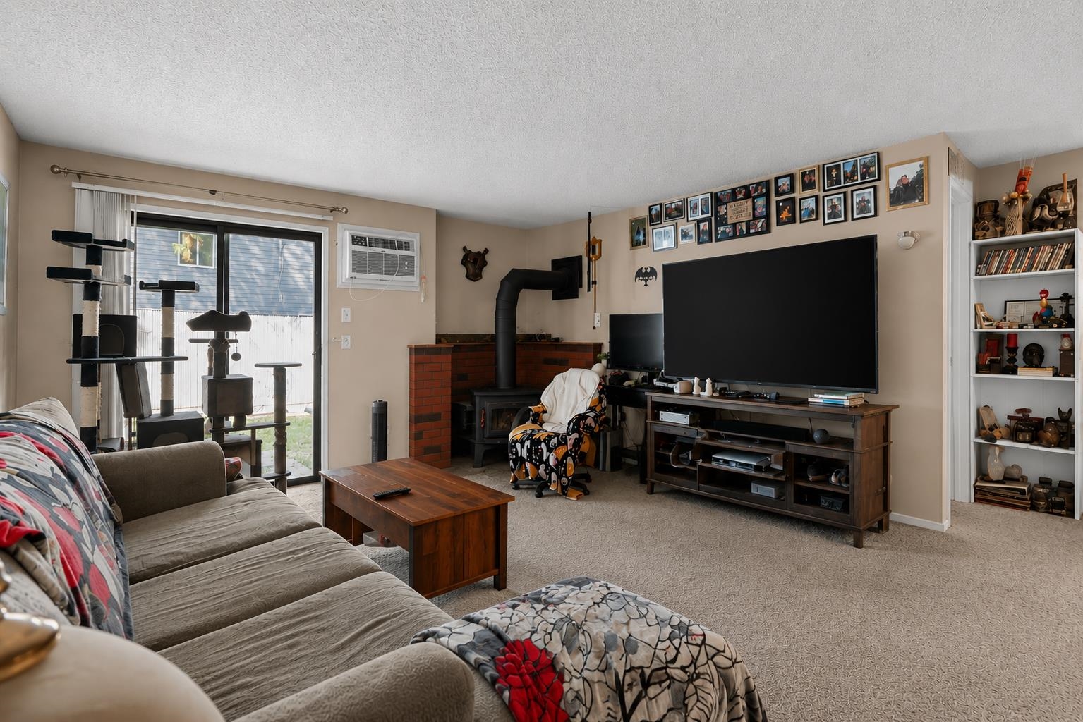 8737 N Colton St - Photo 4