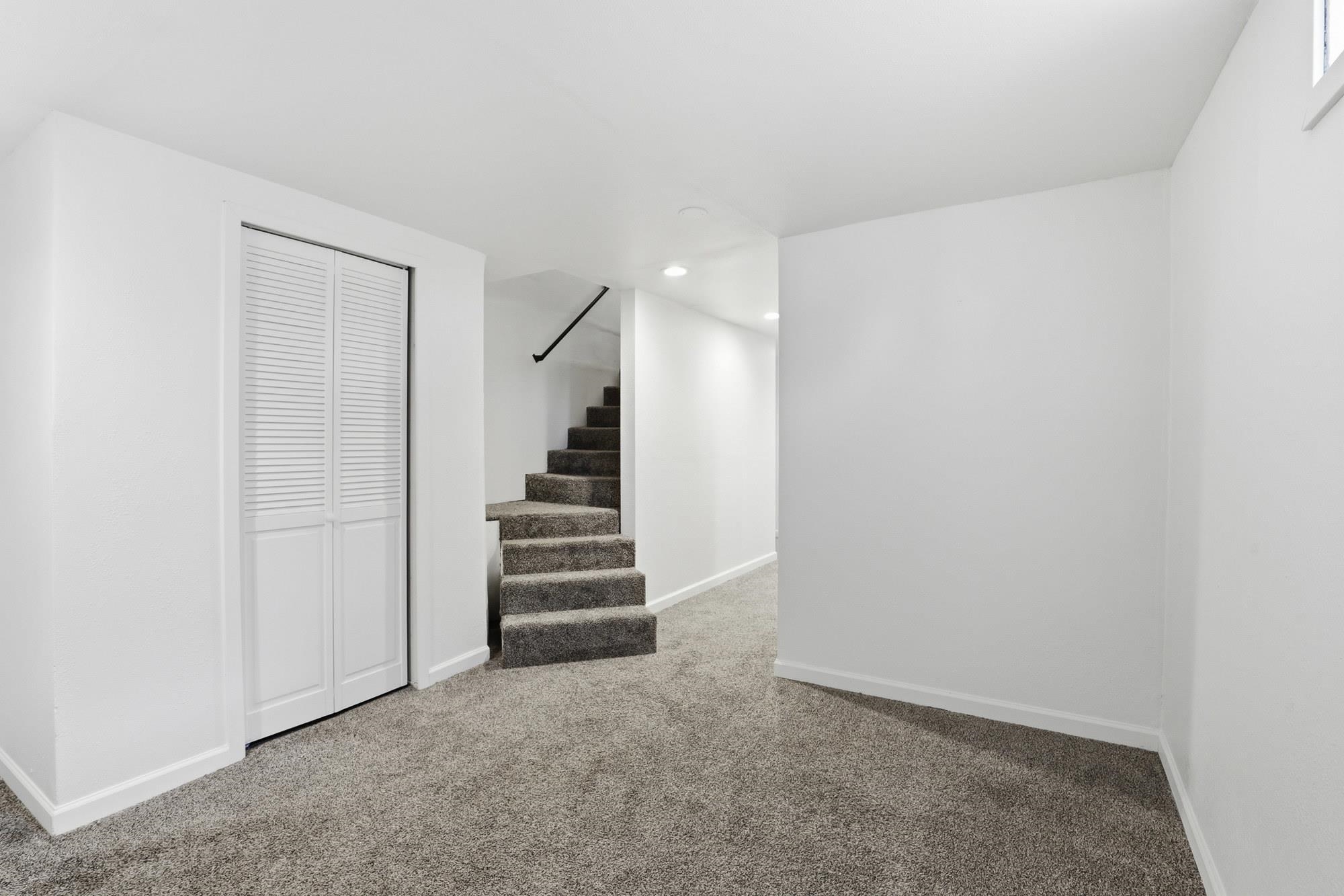 9723 E Broadway Ave - Photo 21