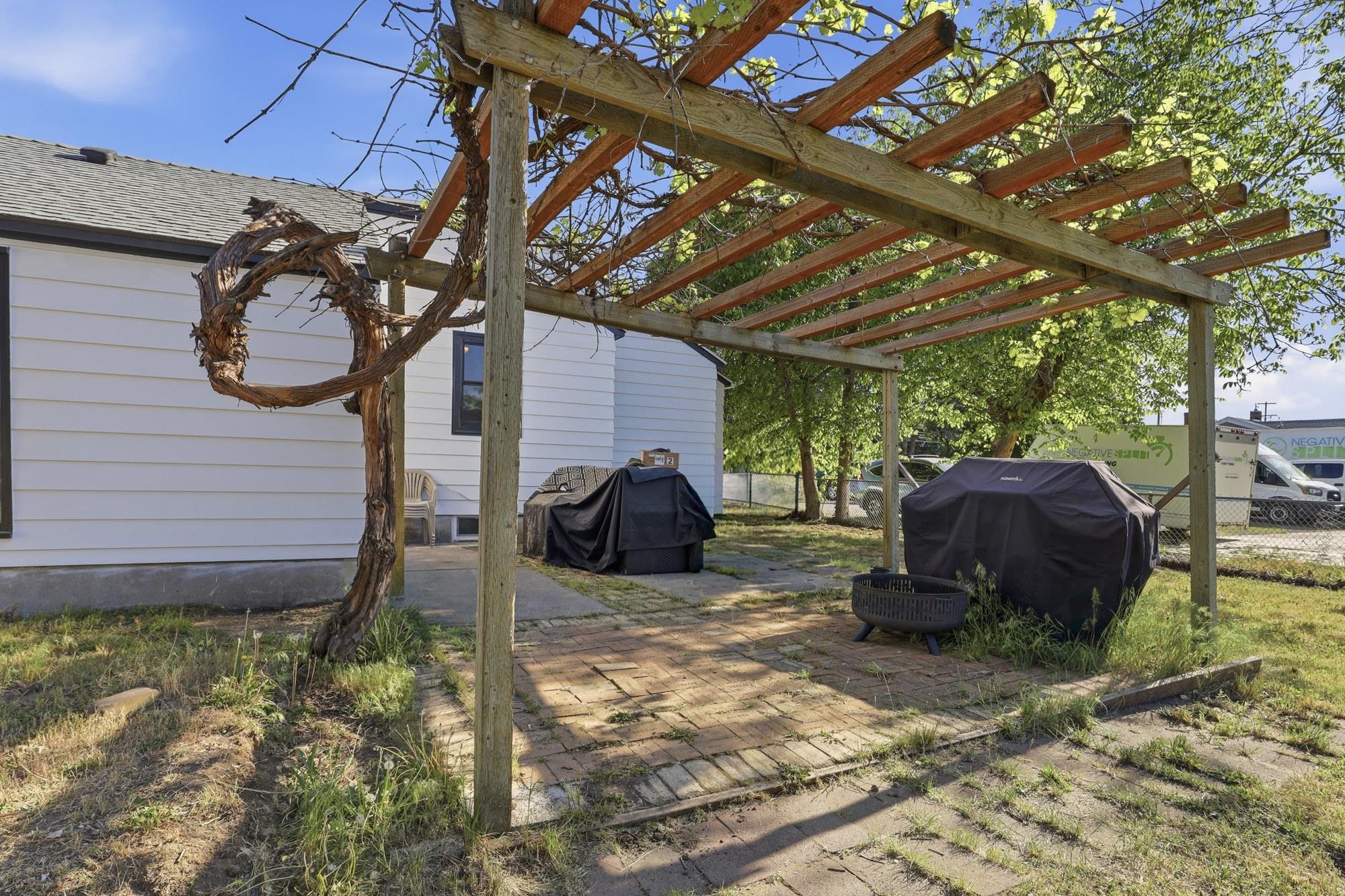 9723 E Broadway Ave - Photo 32