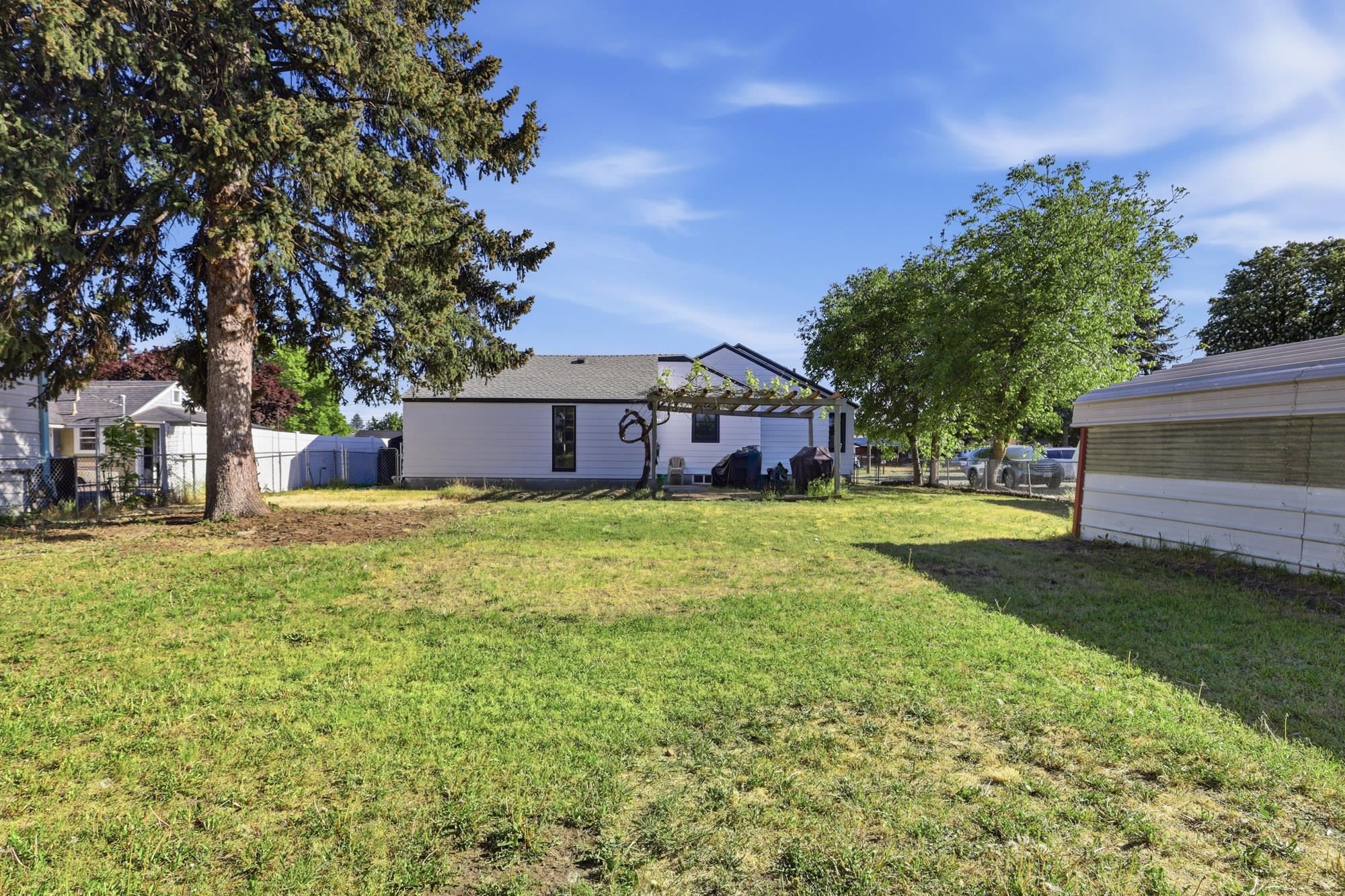 9723 E Broadway Ave - Photo 41