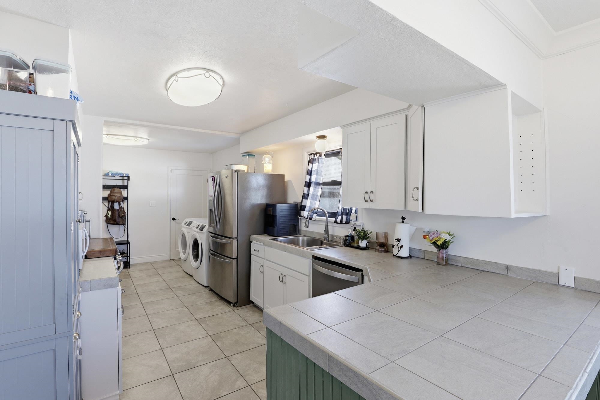 9723 E Broadway Ave - Photo 10