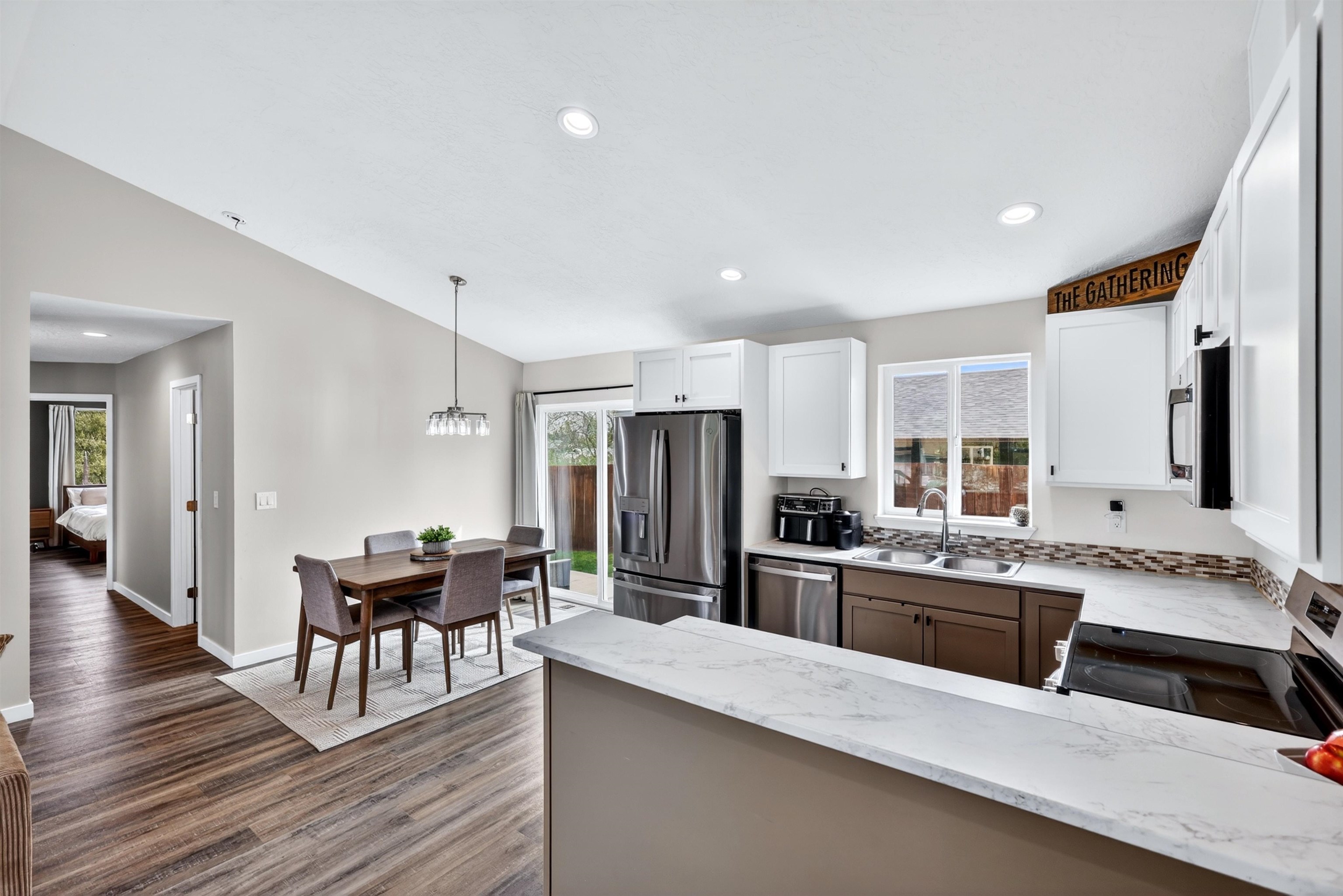 817 Park St - Photo 6