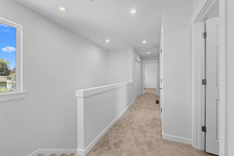 915 W Main St - Photo 16