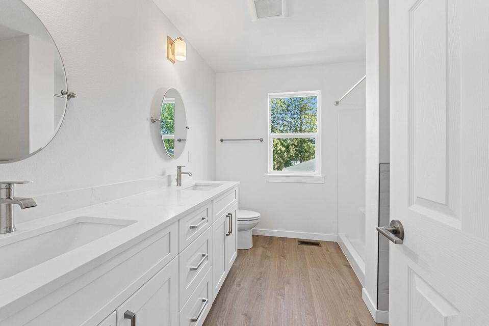 915 W Main St - Photo 17