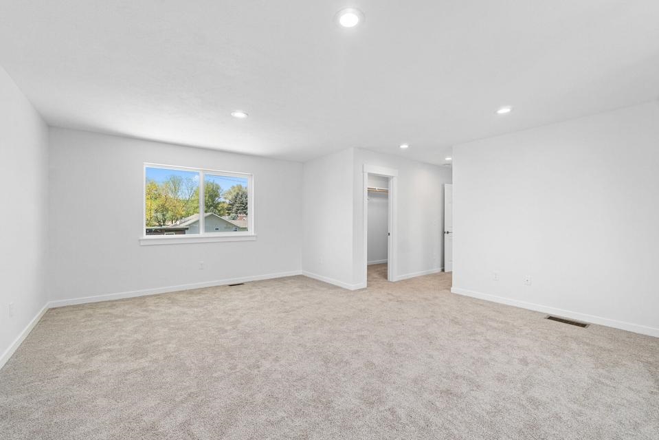 915 W Main St - Photo 21