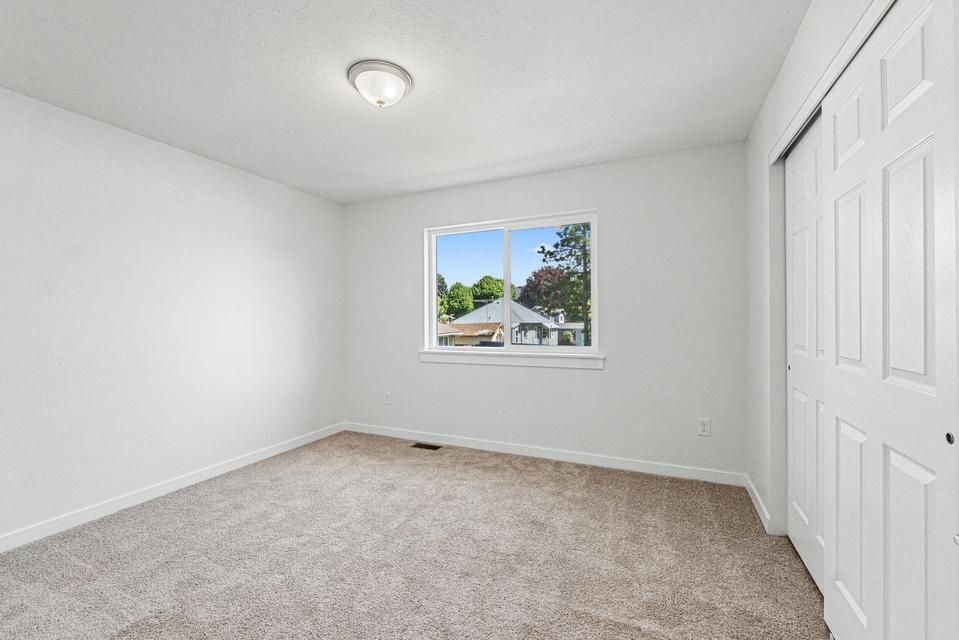 915 W Main St - Photo 24