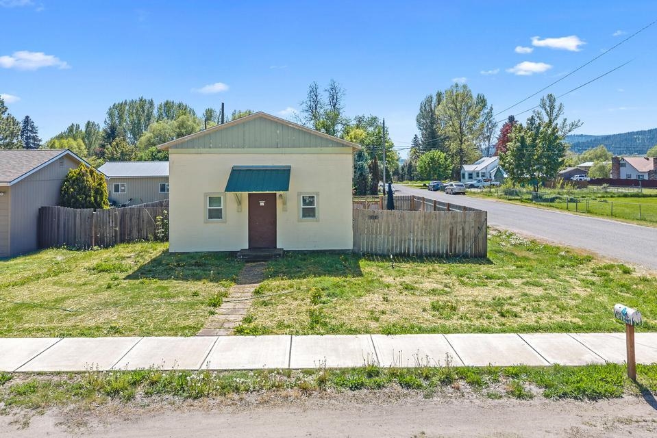 915 W Main St - Photo 33