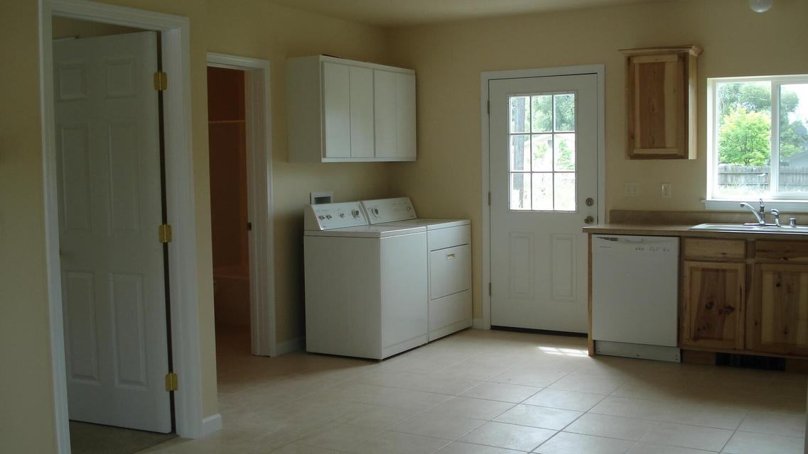 915 W Main St - Photo 36