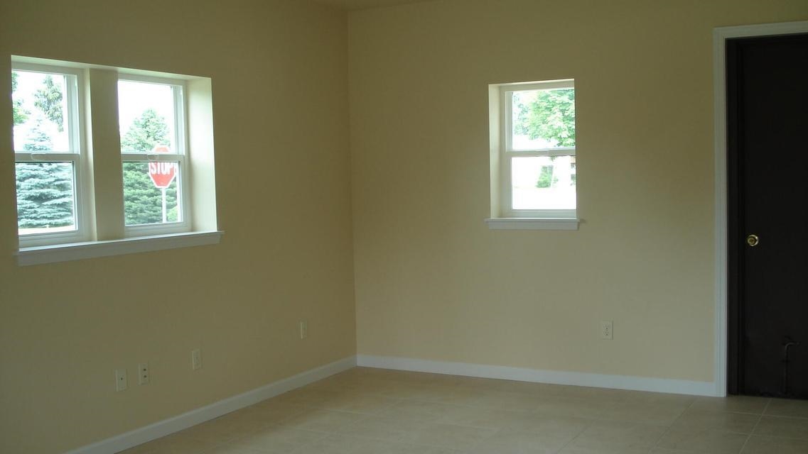 915 W Main St - Photo 38