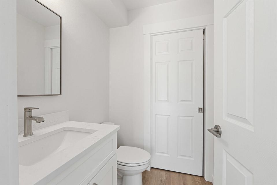 915 W Main St - Photo 8