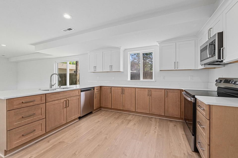 915 W Main St - Photo 9