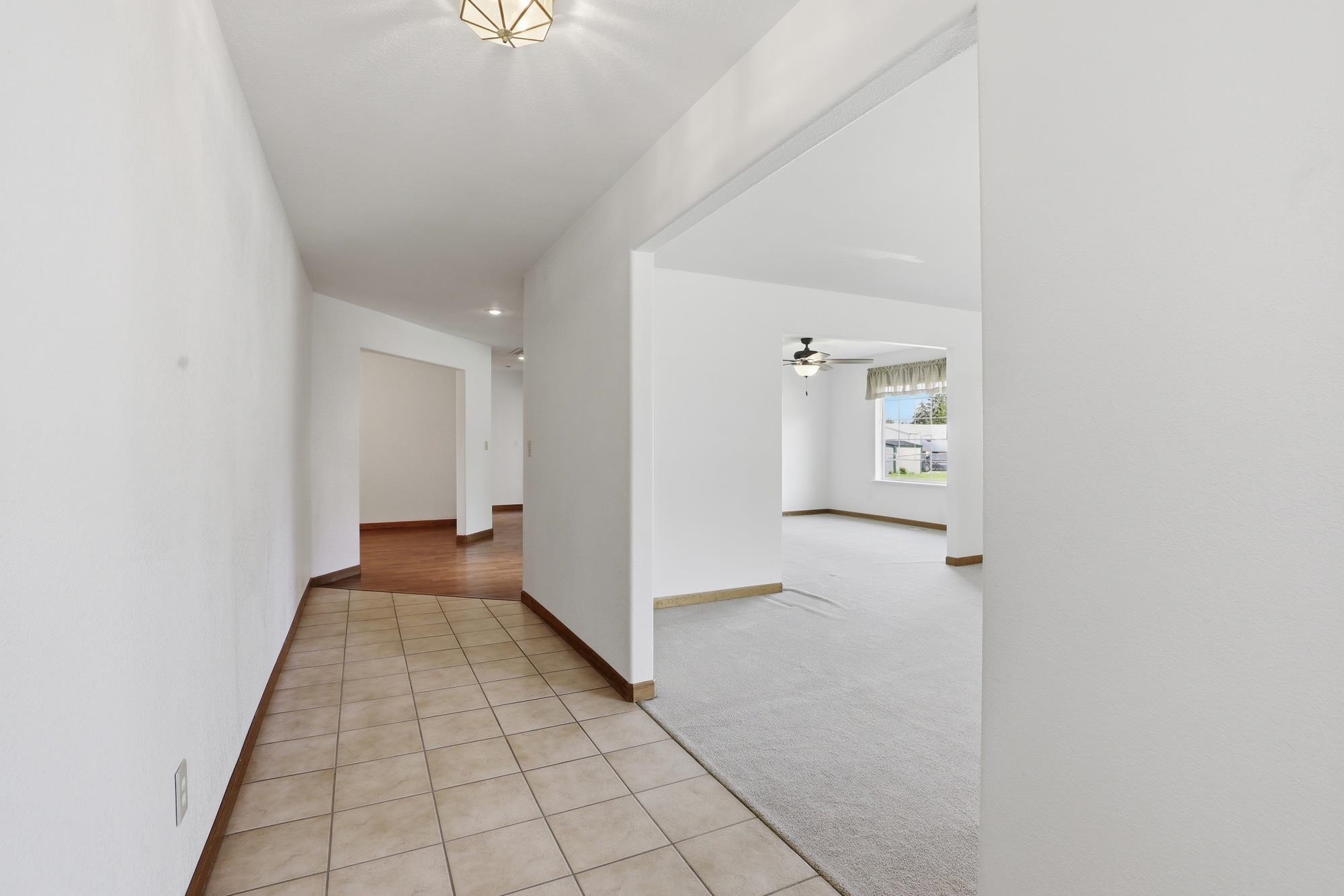123 N STEVENS St - Photo 2