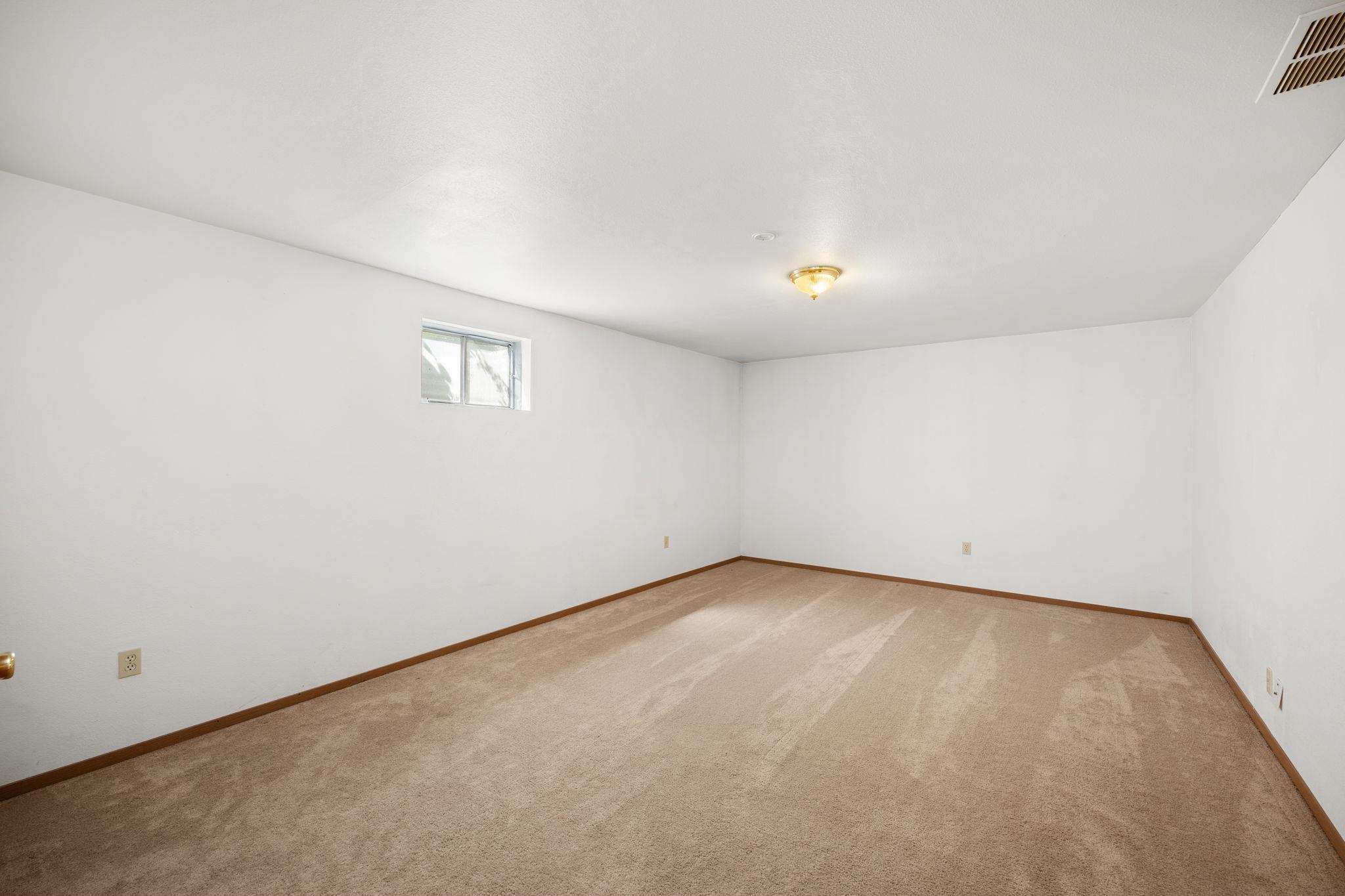14517 E Broadway Ave - Photo 16