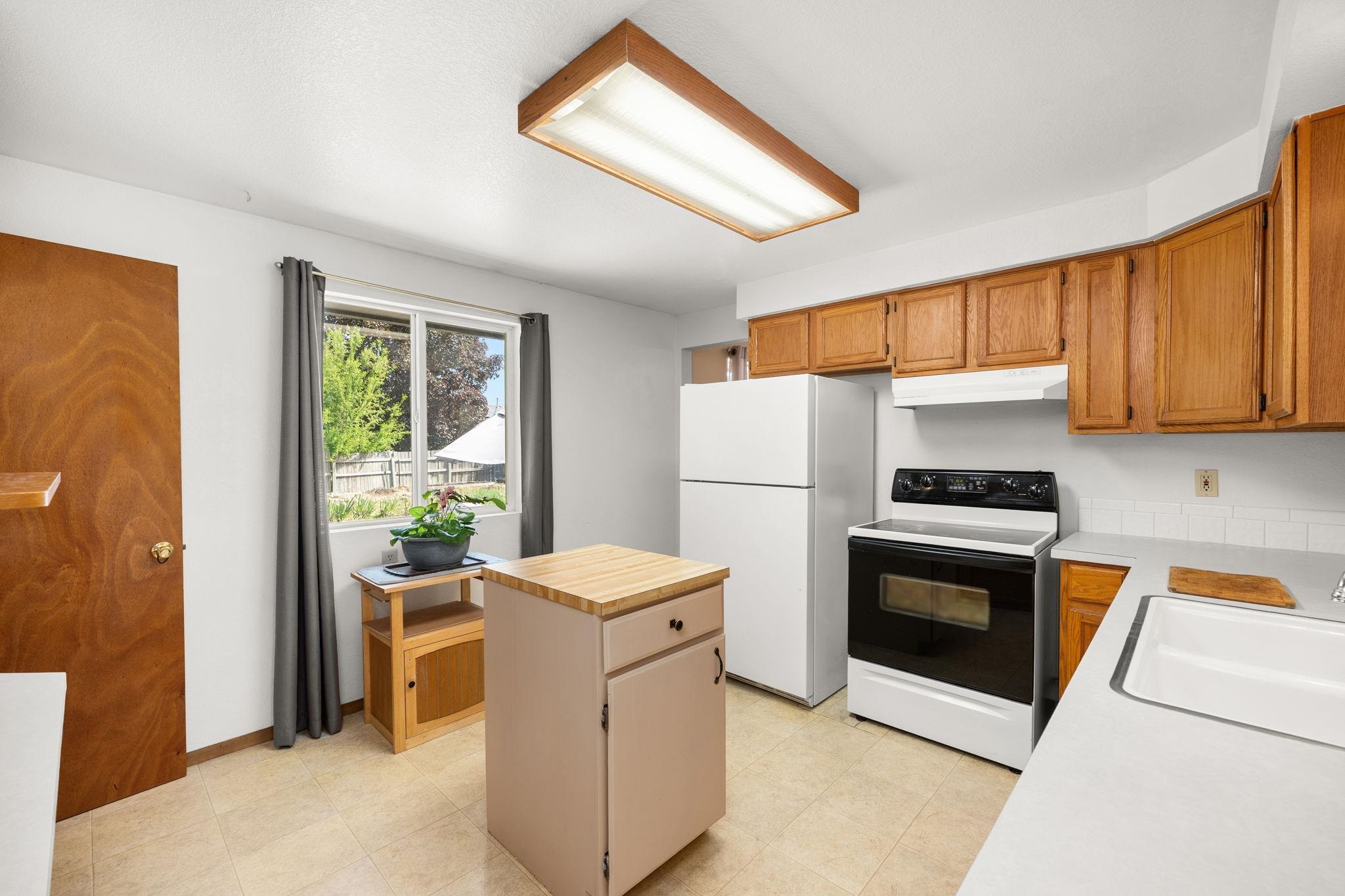14517 E Broadway Ave - Photo 8