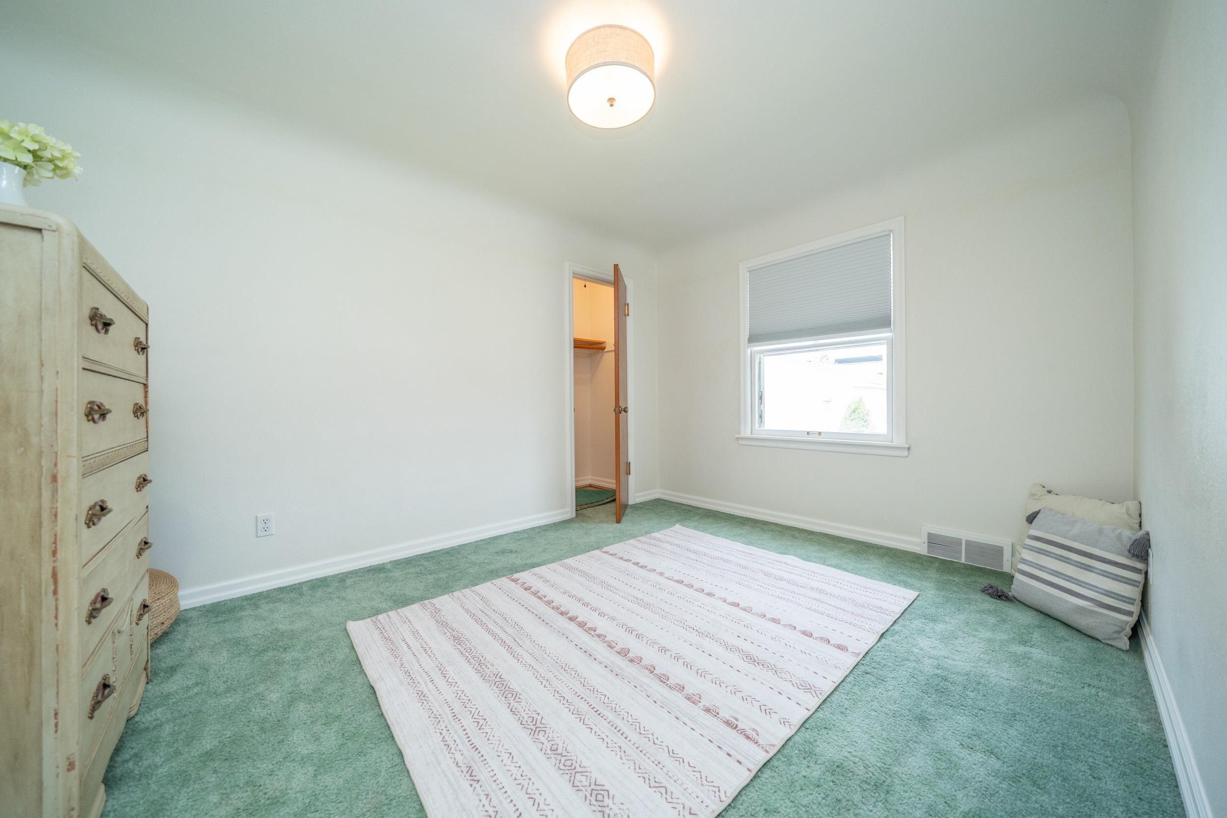 211 E Hoffman Ave - Photo 20