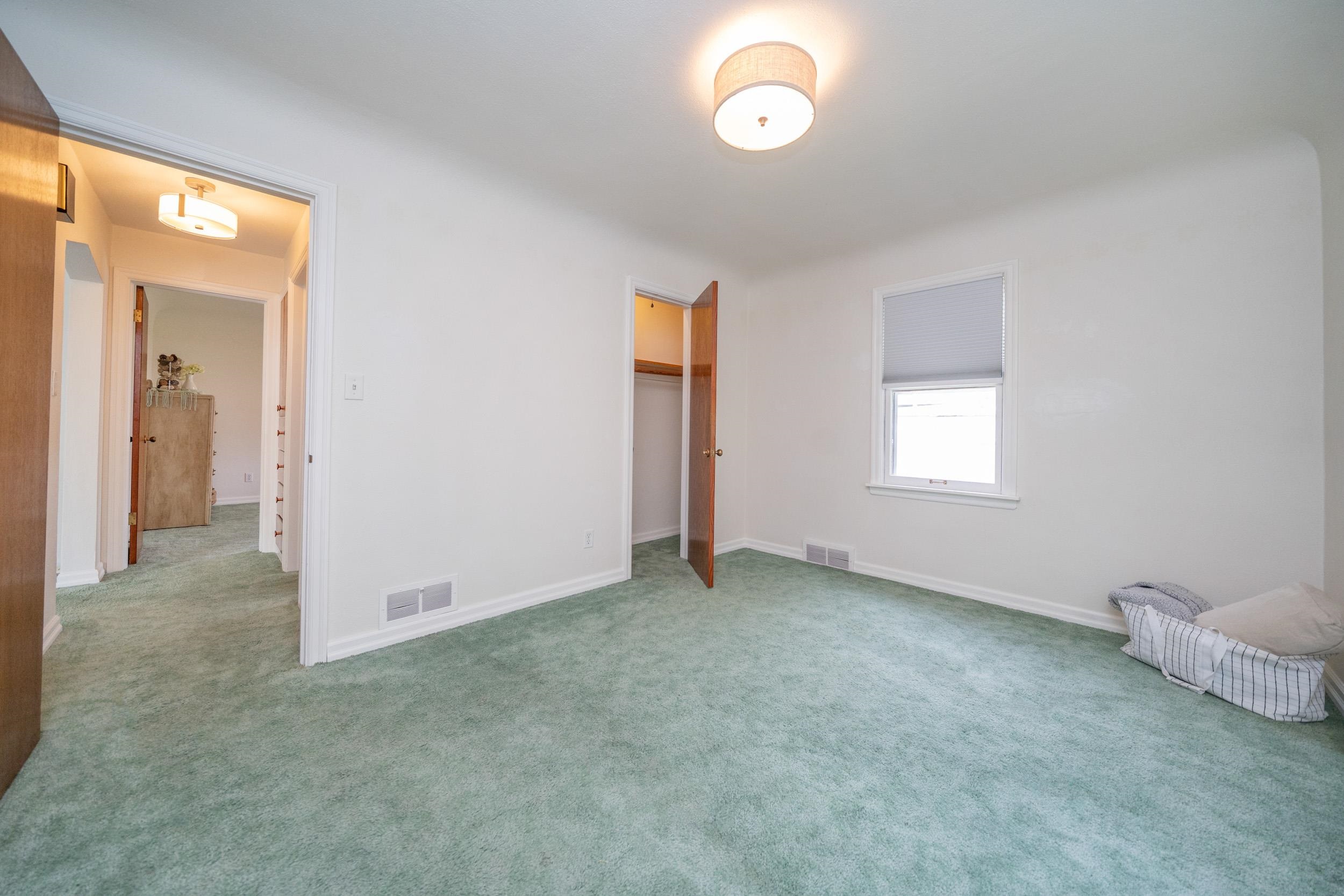 211 E Hoffman Ave - Photo 25