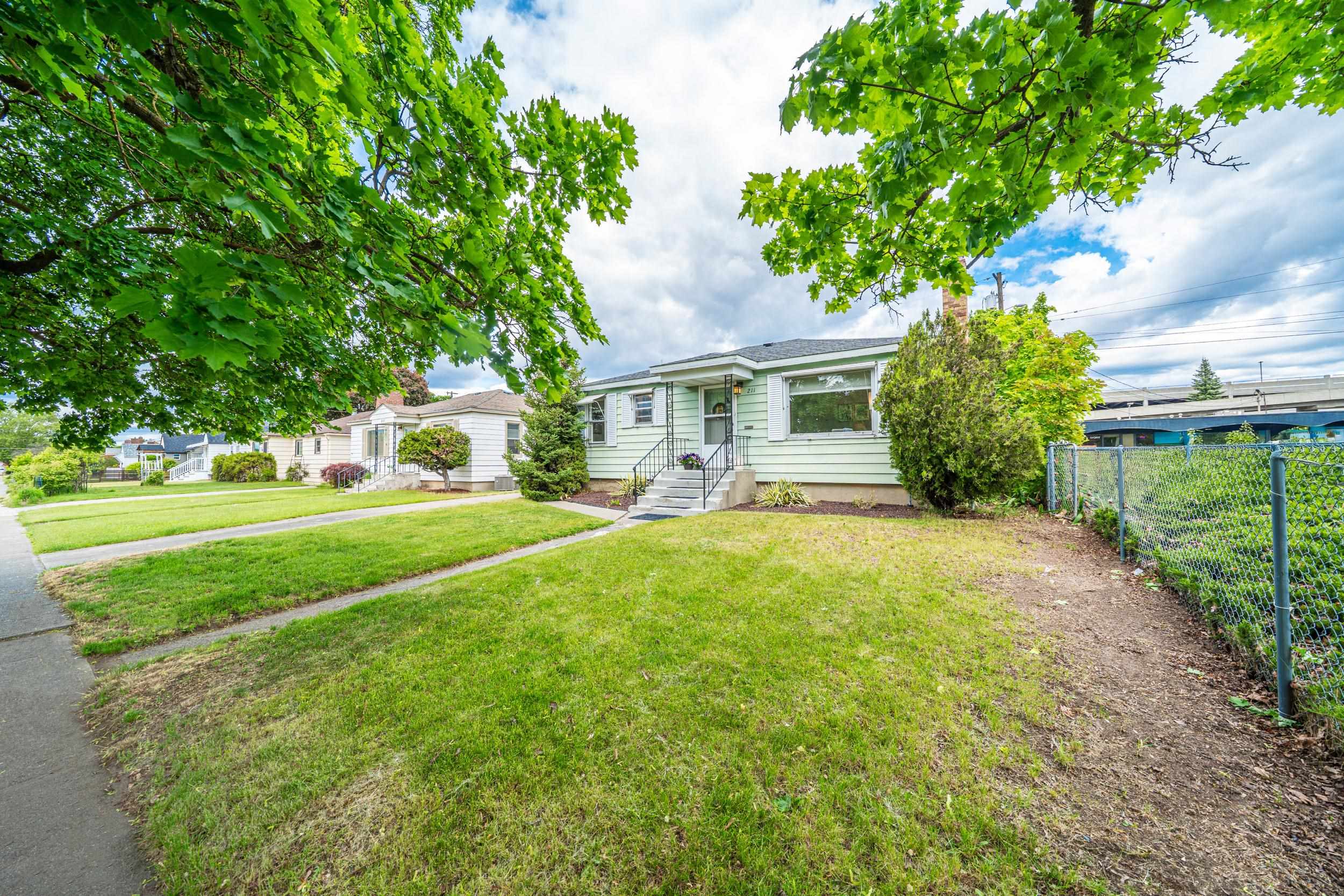 211 E Hoffman Ave - Photo 40