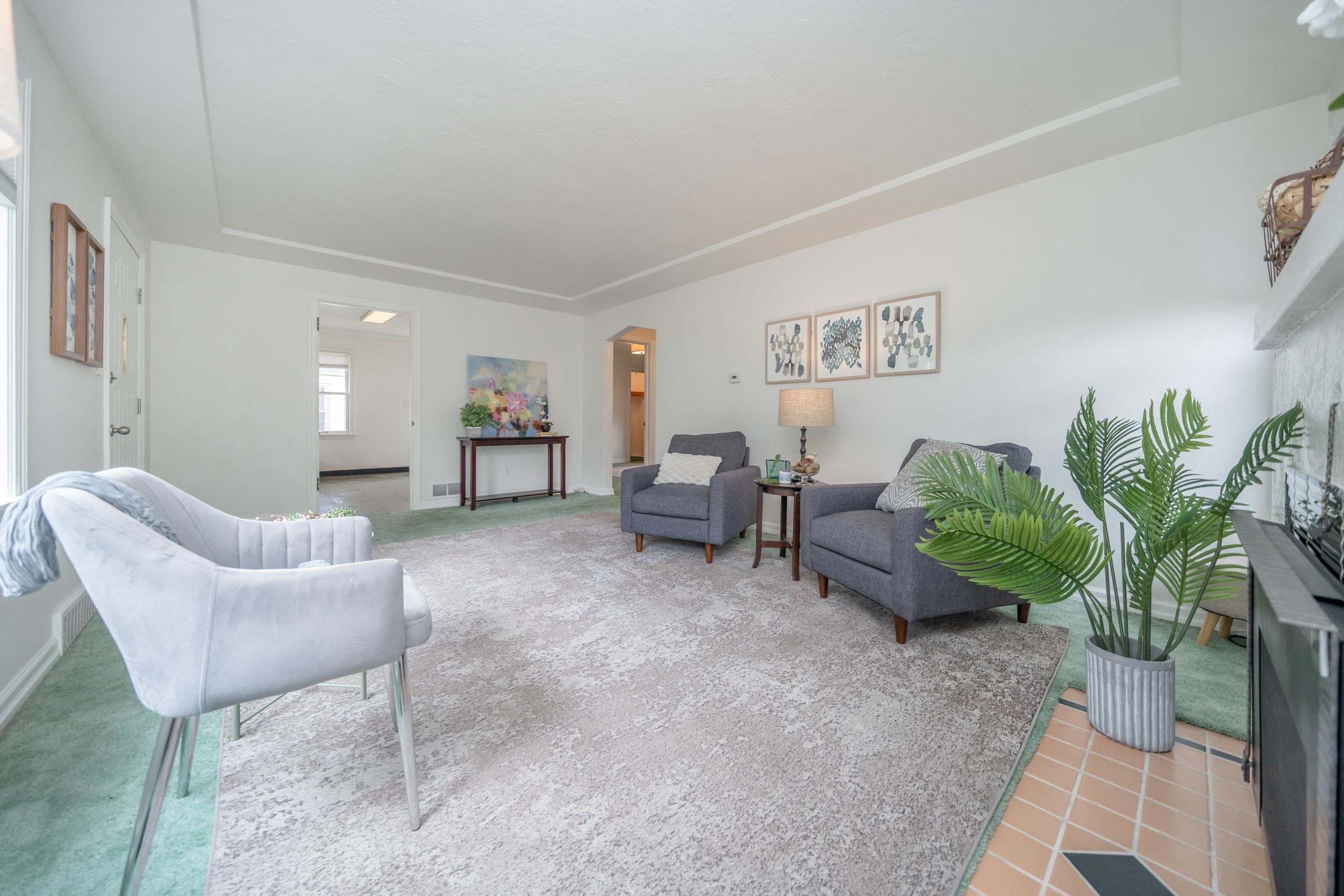 211 E Hoffman Ave - Photo 5