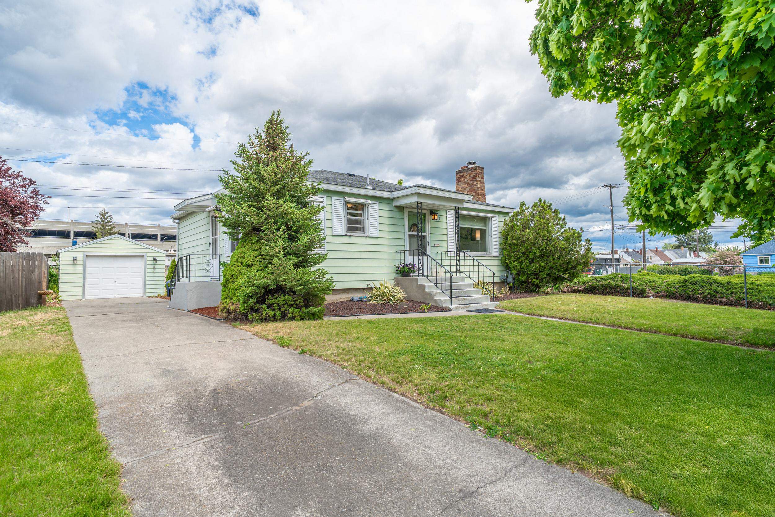 211 E Hoffman Ave - Photo 42