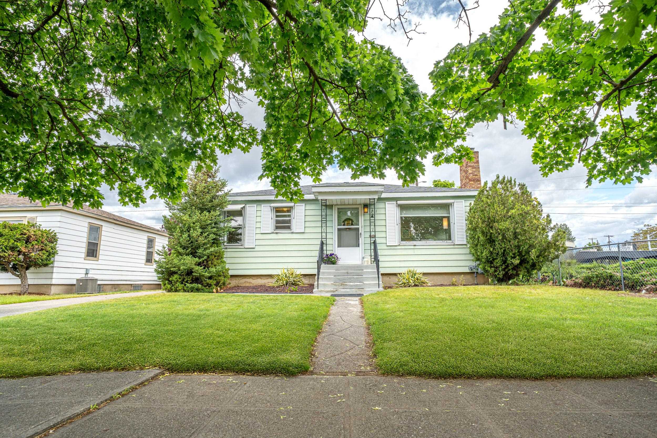 211 E Hoffman Ave - Photo 43
