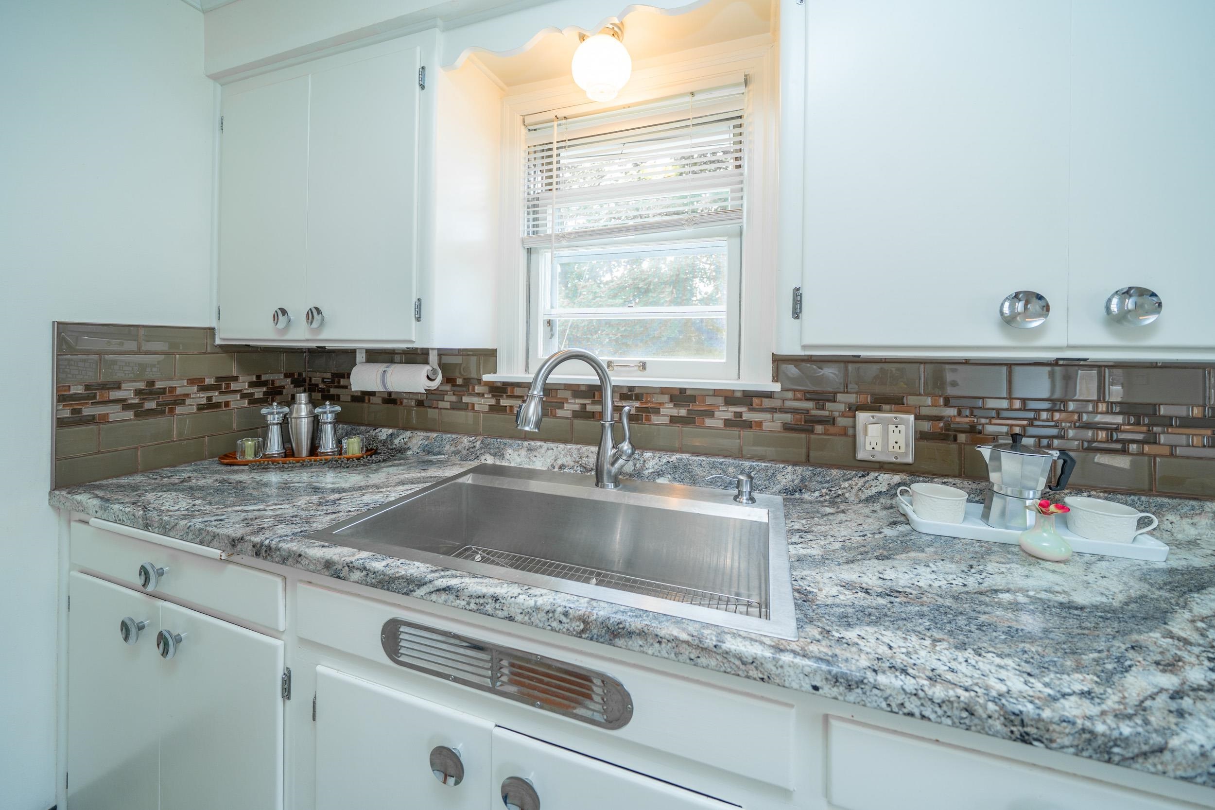 211 E Hoffman Ave - Photo 10
