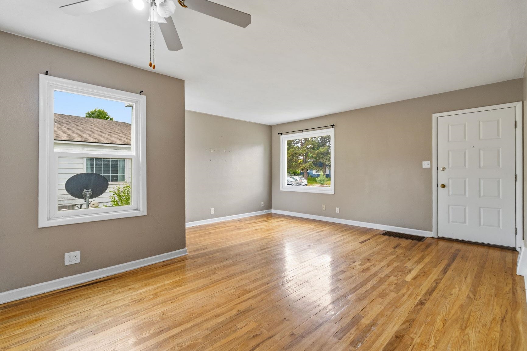 4514 N Cedar St - Photo 3