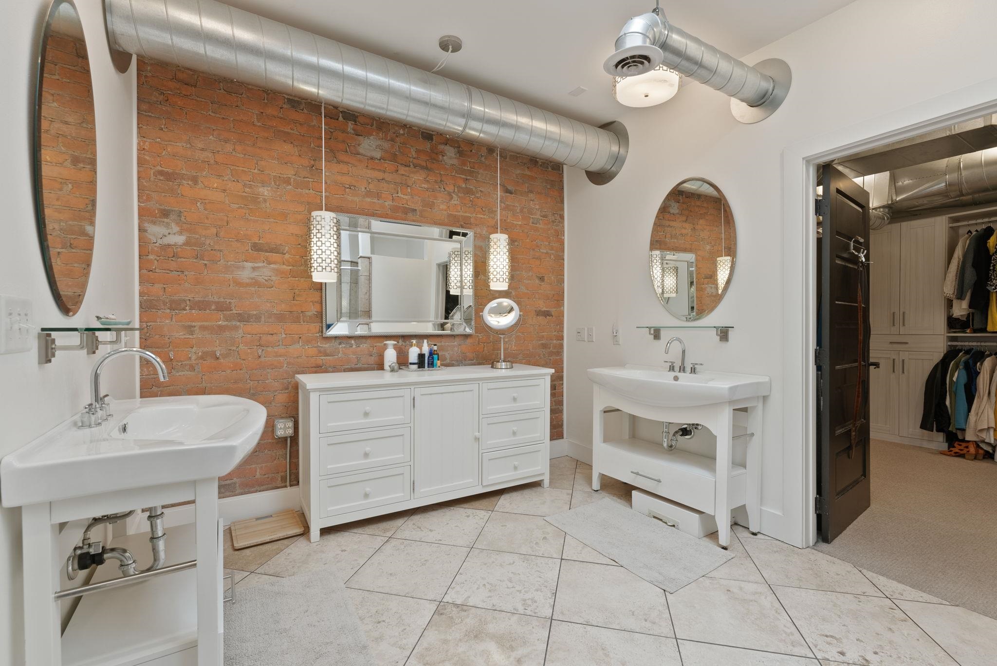 401 W 1st Ave - Photo 18