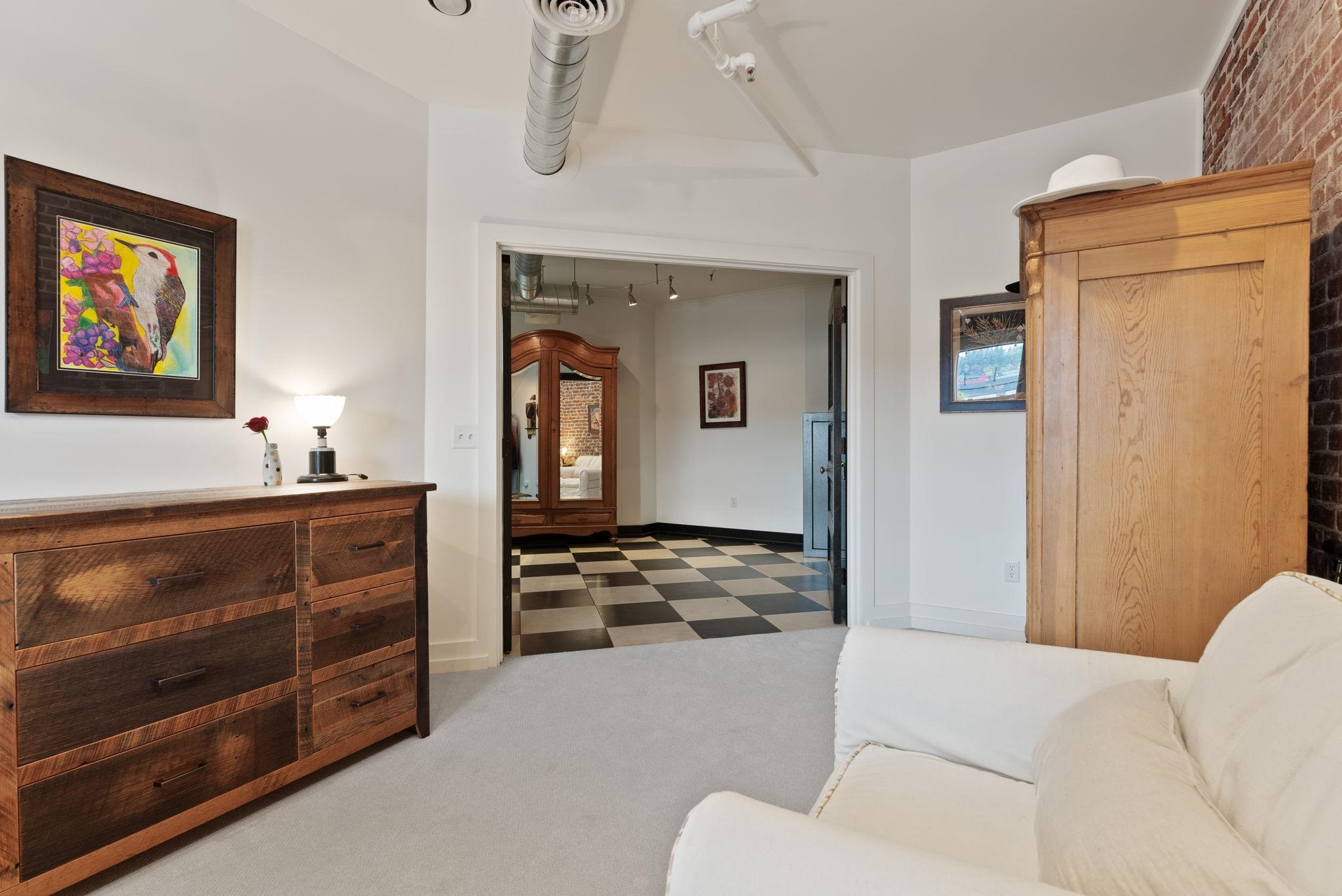 401 W 1st Ave - Photo 22