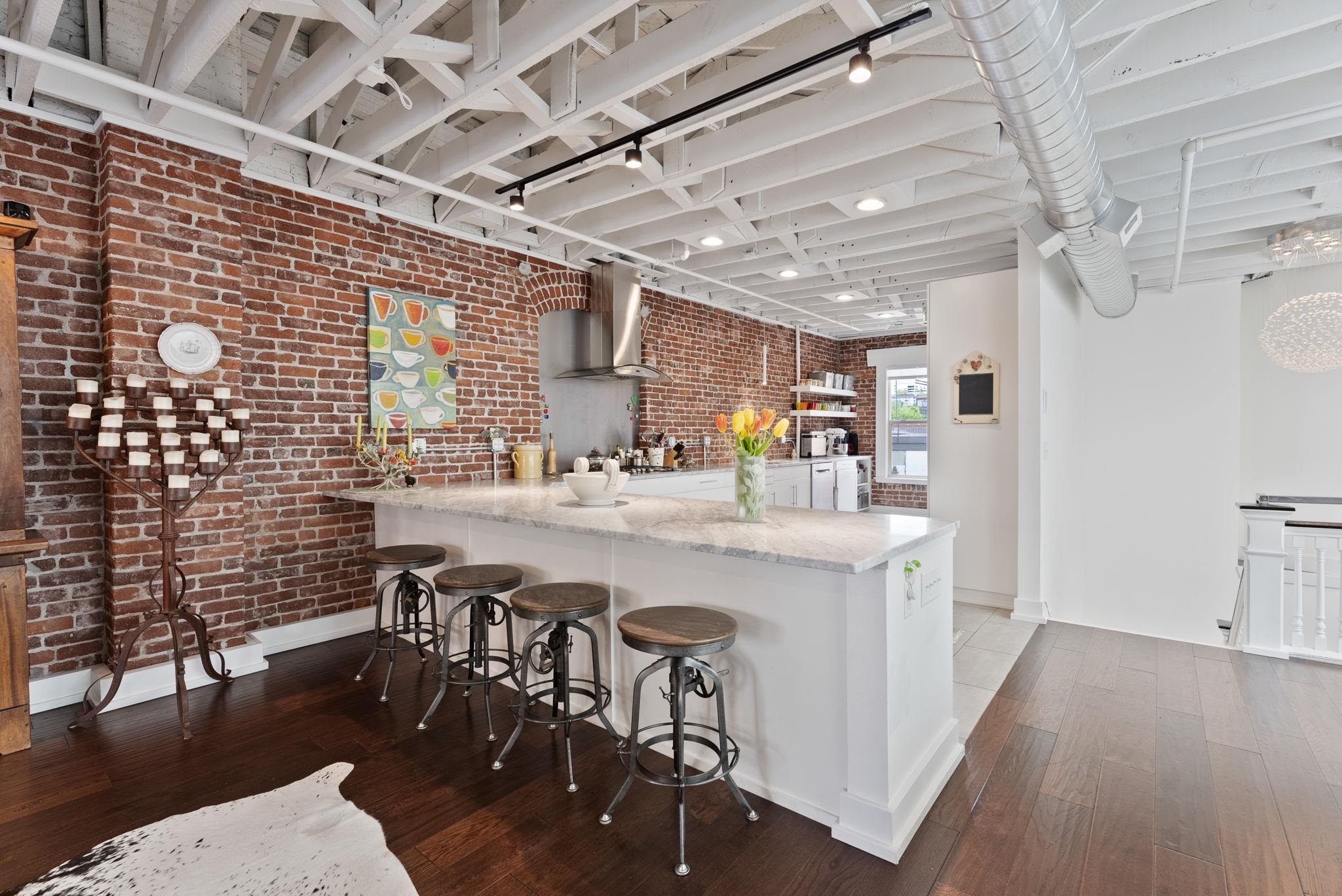 401 W 1st Ave - Photo 6