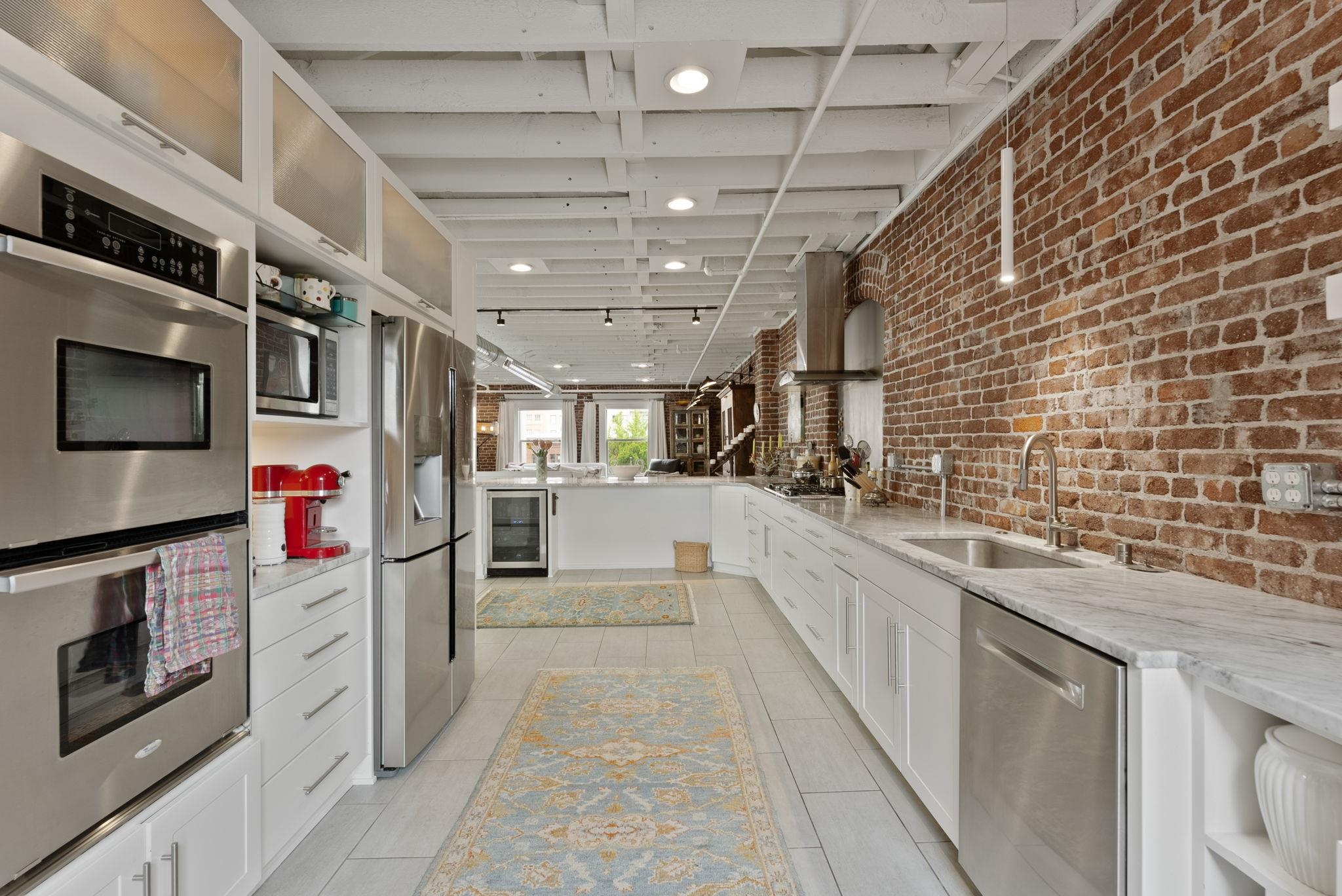 401 W 1st Ave - Photo 8